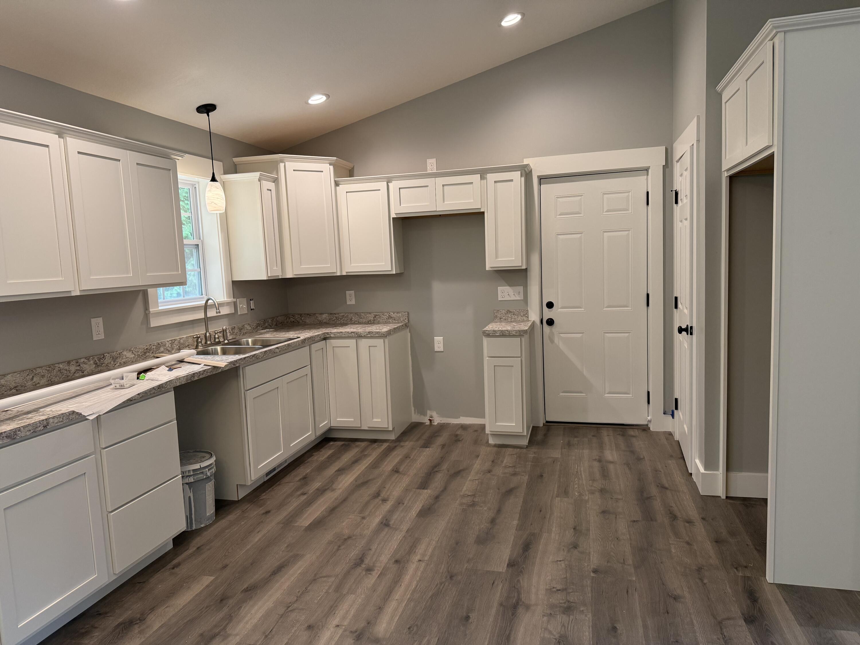 605 Spring Street Property Photo 8