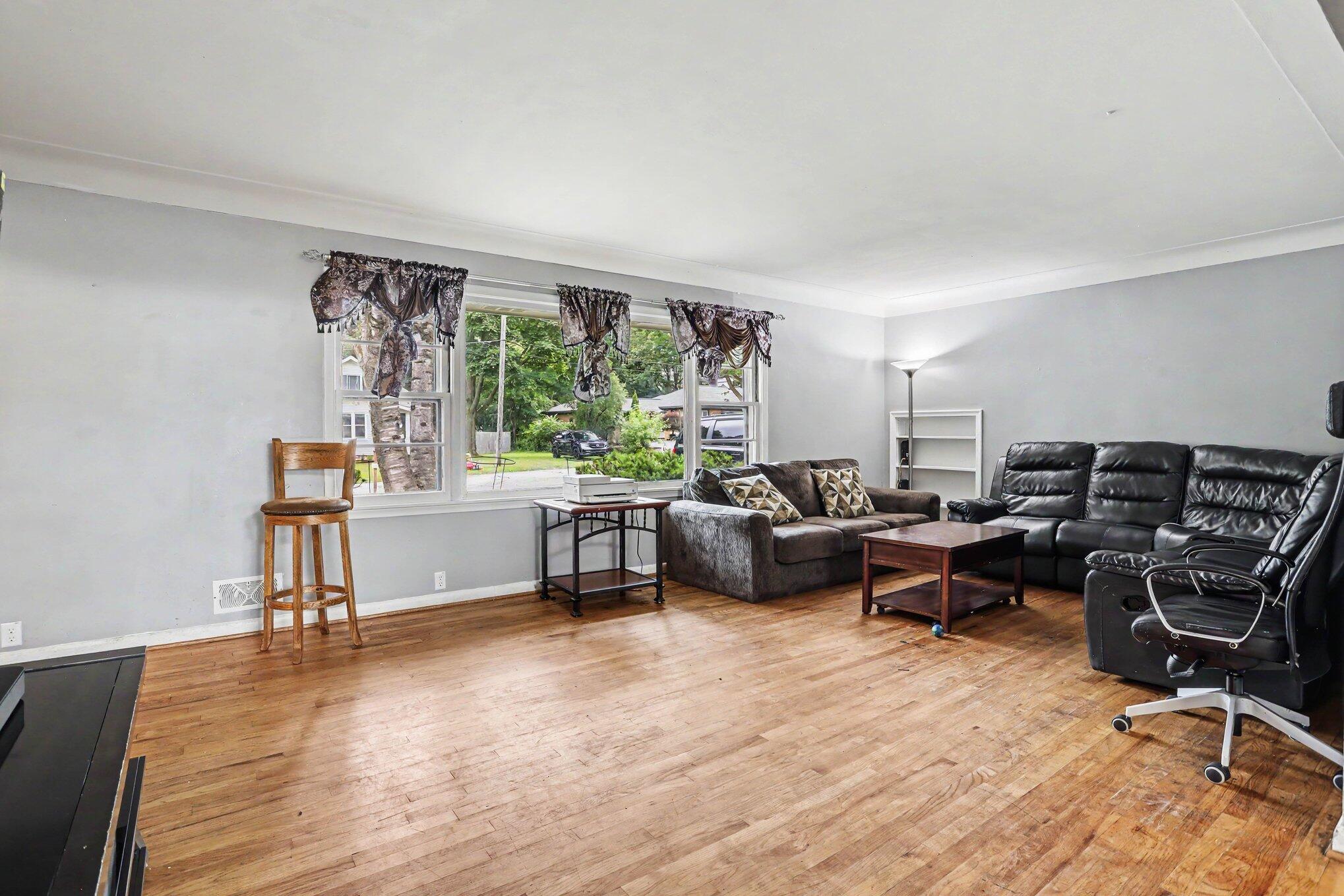 1021 Farrell Avenue Property Photo 7