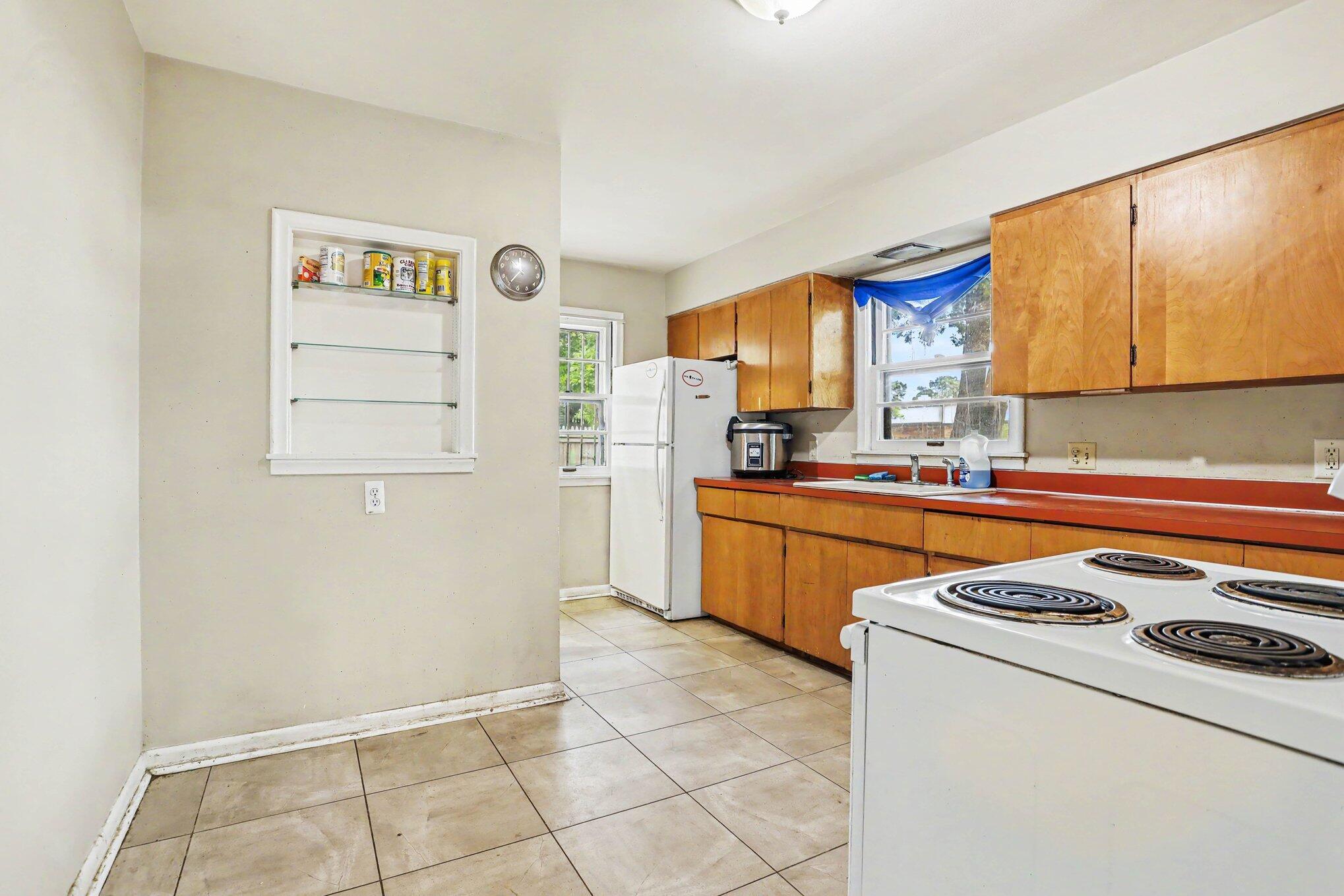 1021 Farrell Avenue Property Photo 9