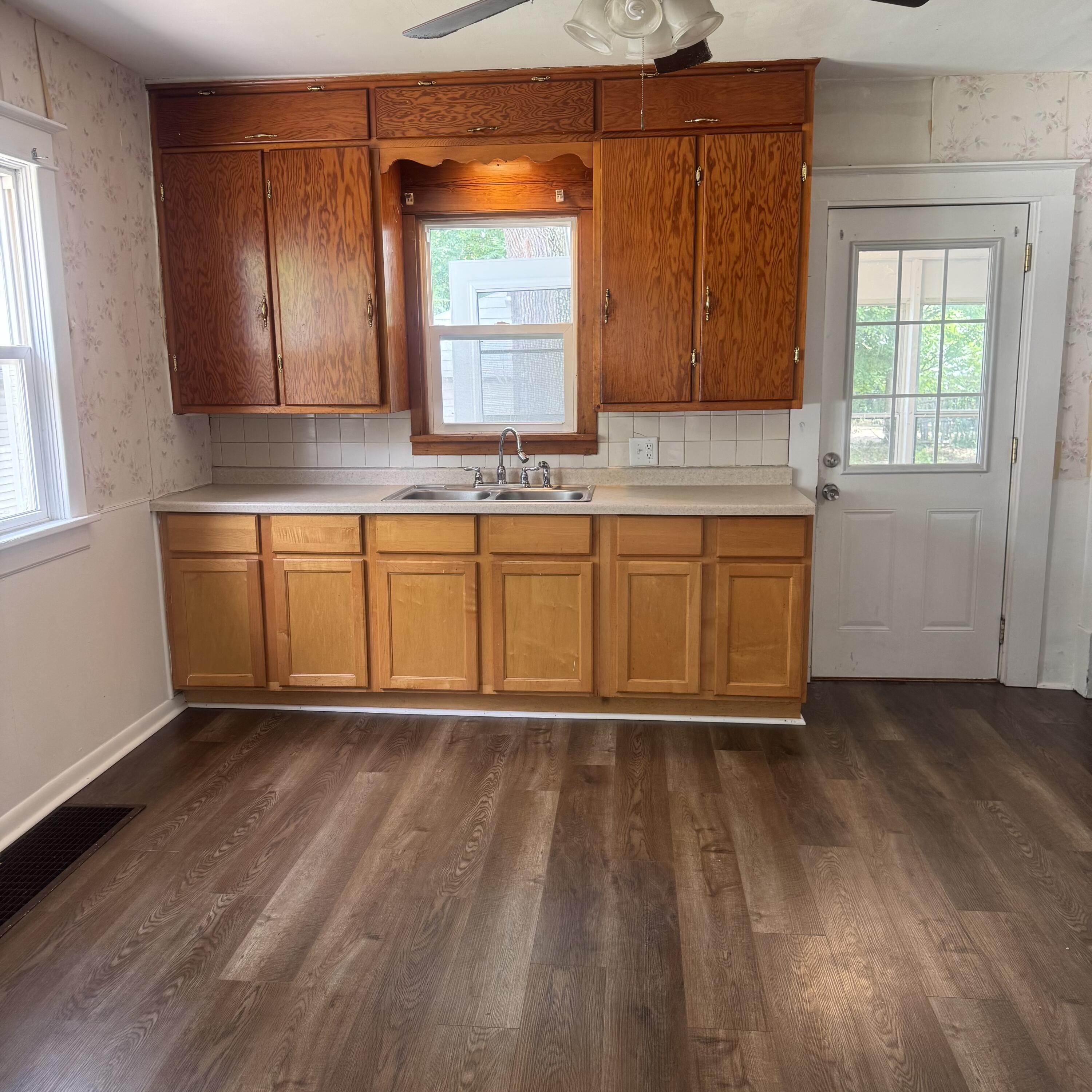 768 Hill Avenue Property Photo 4