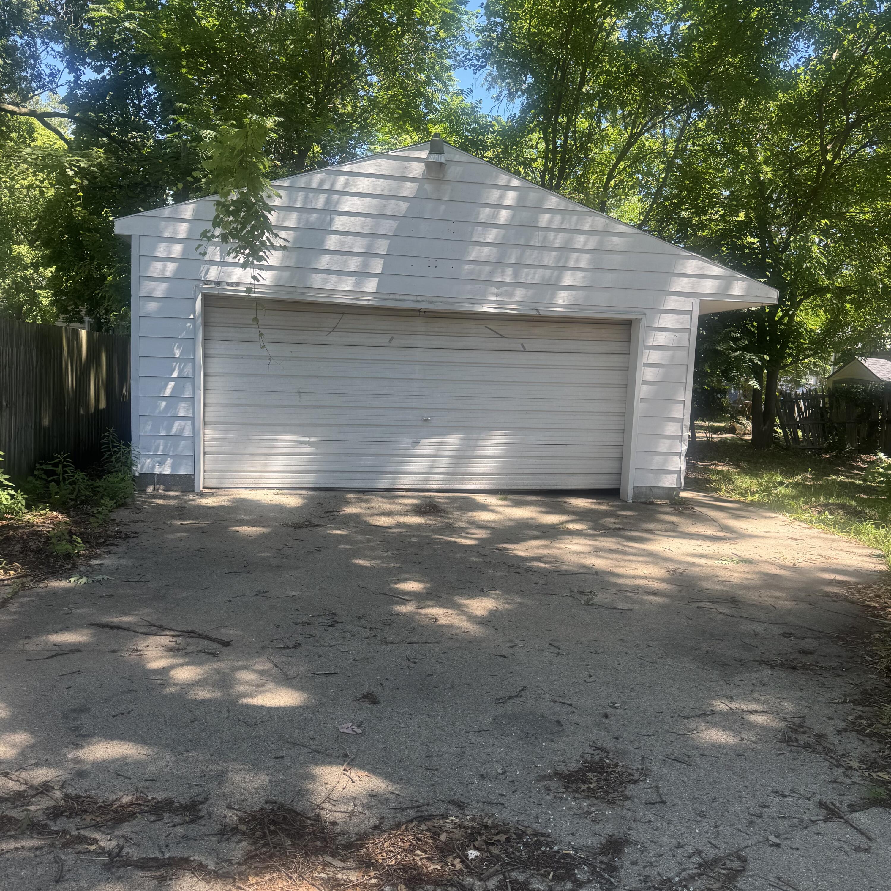 768 Hill Avenue Property Photo 11
