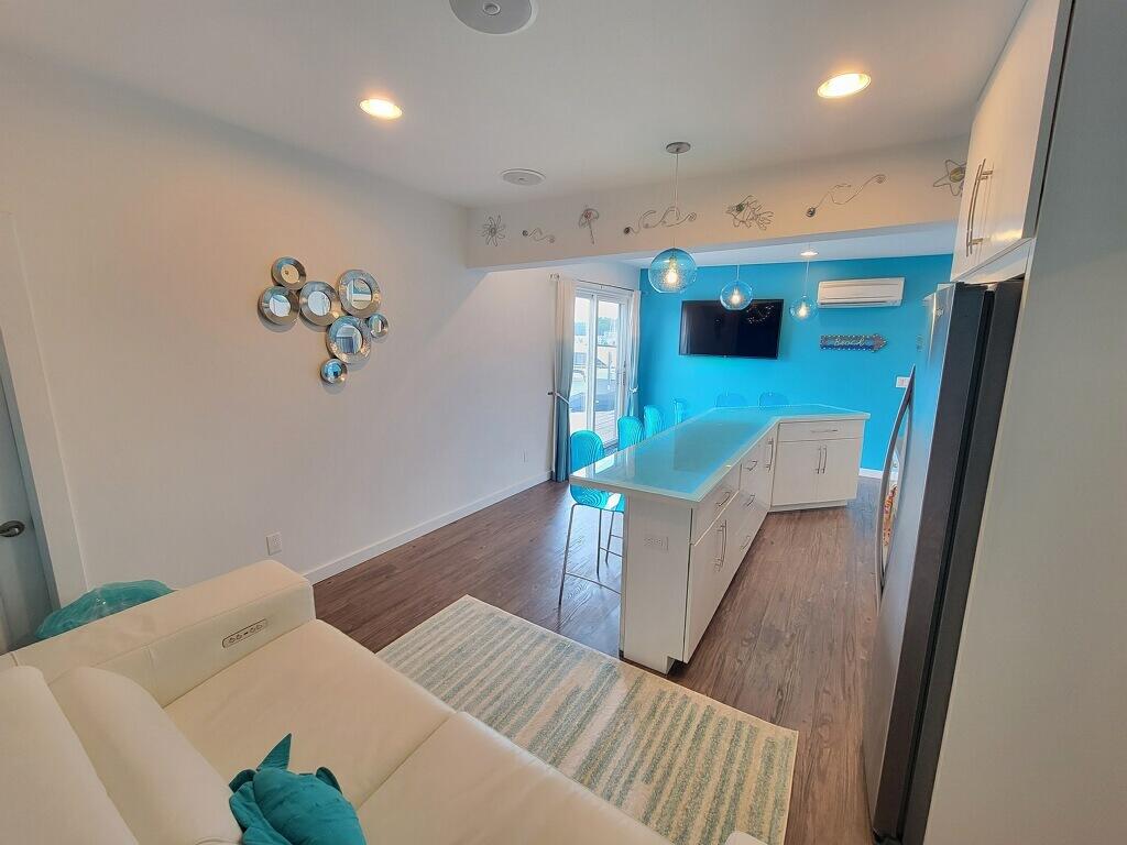 19 Lighthouse Point Property Photo 9