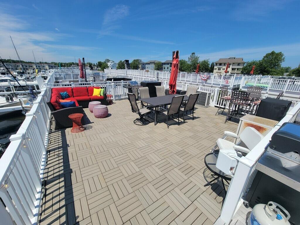 19 Lighthouse Point Property Photo 14