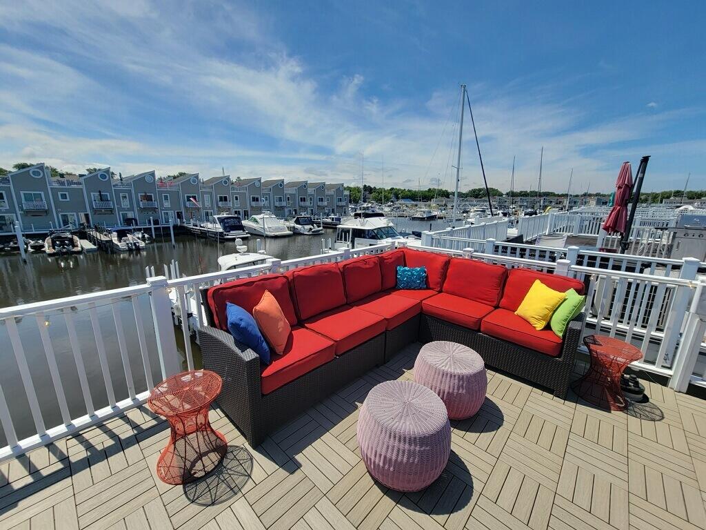 19 Lighthouse Point Property Photo 15