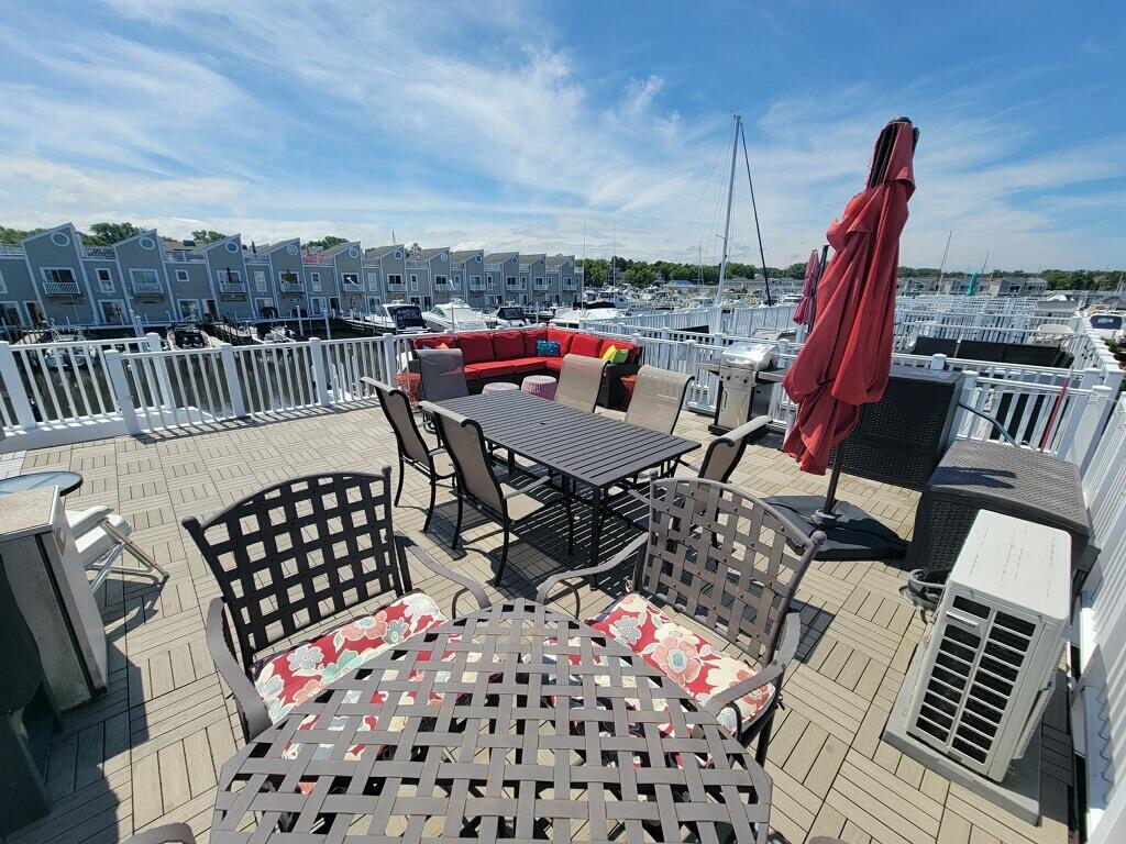 19 Lighthouse Point Property Photo 16
