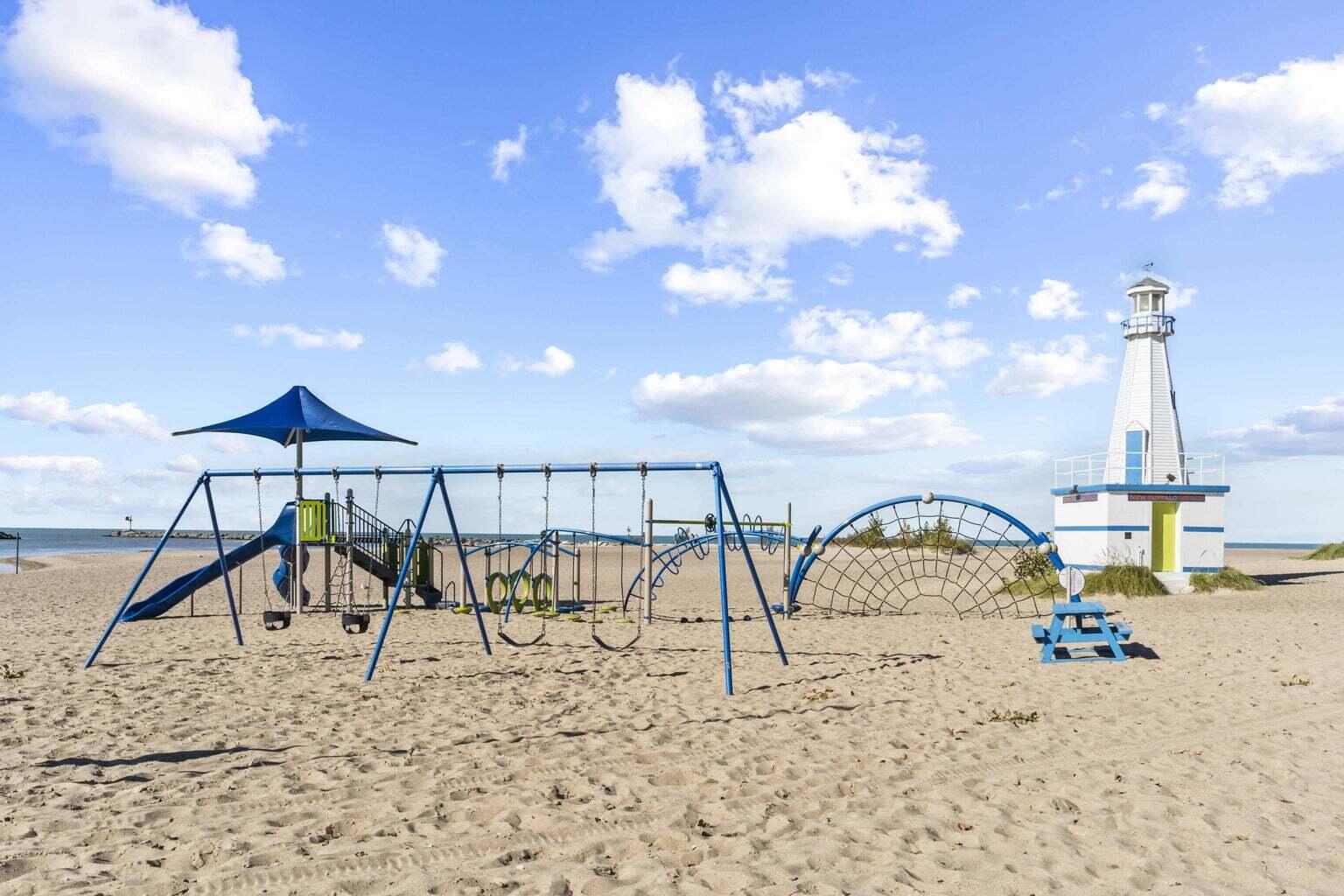 19 Lighthouse Point Property Photo 18
