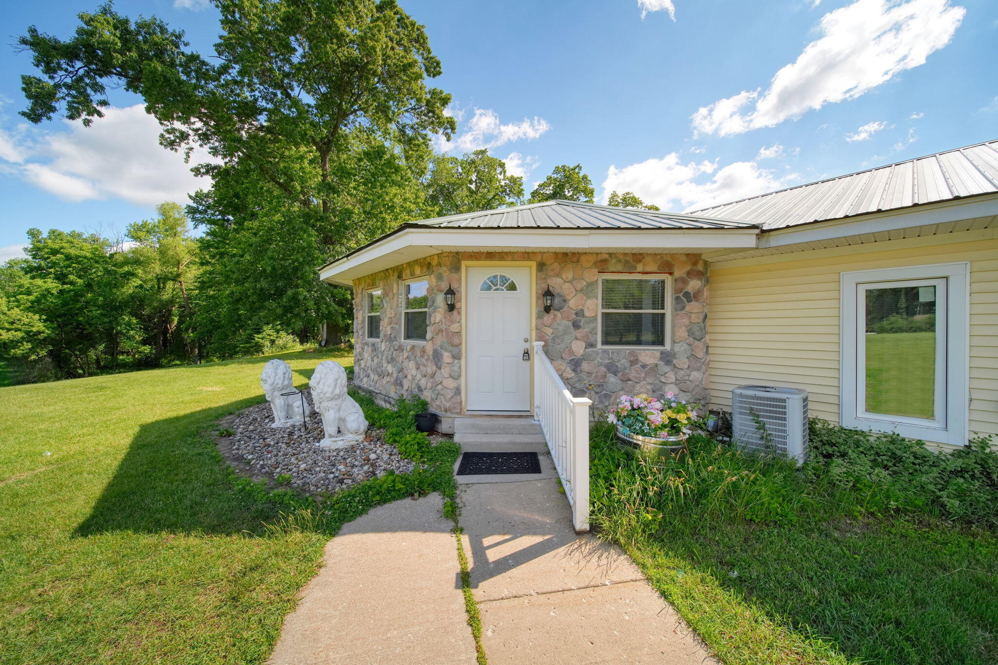 5995 N Sandstone Road Property Photo 4