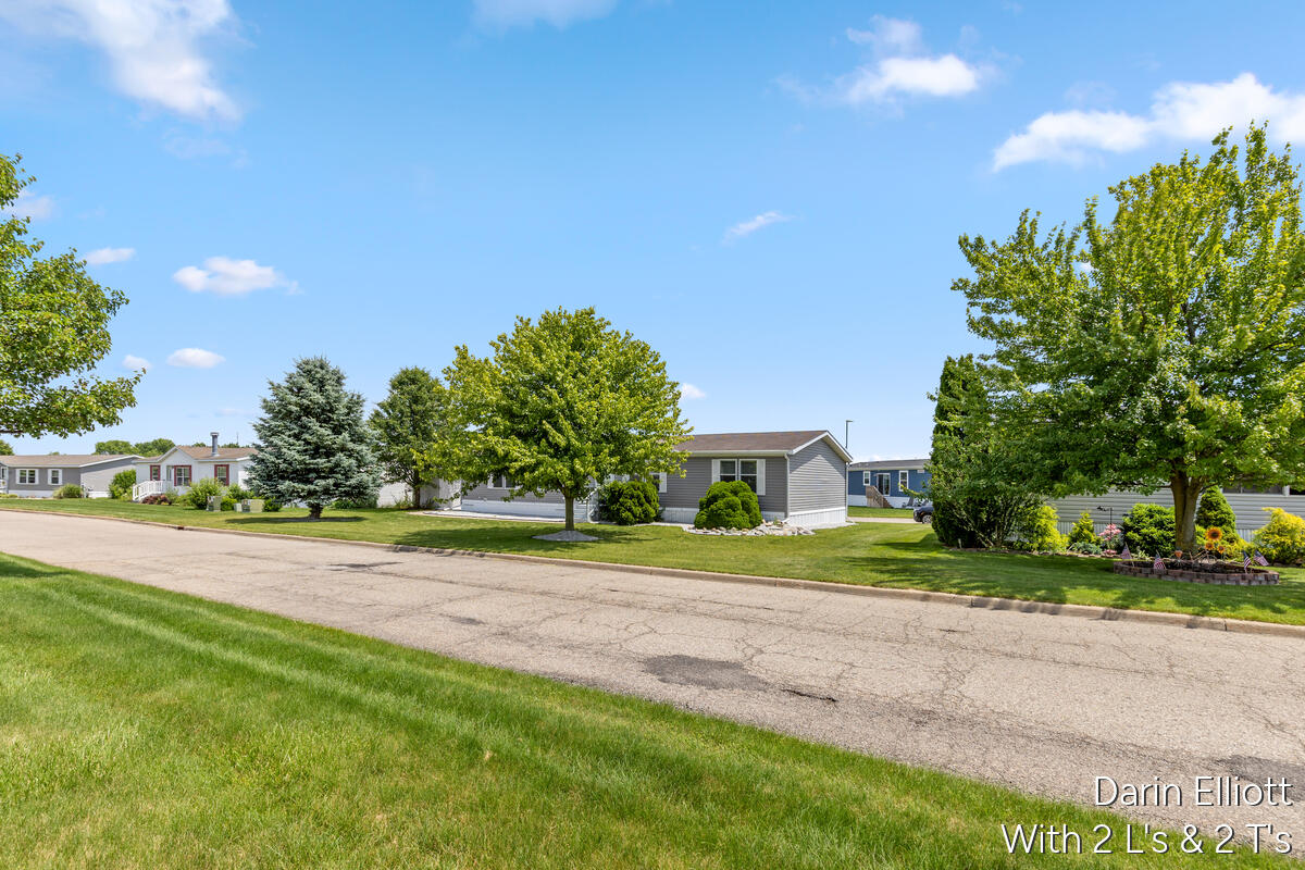 7204 E Grand River Ave Lot 142 Property Photo 6