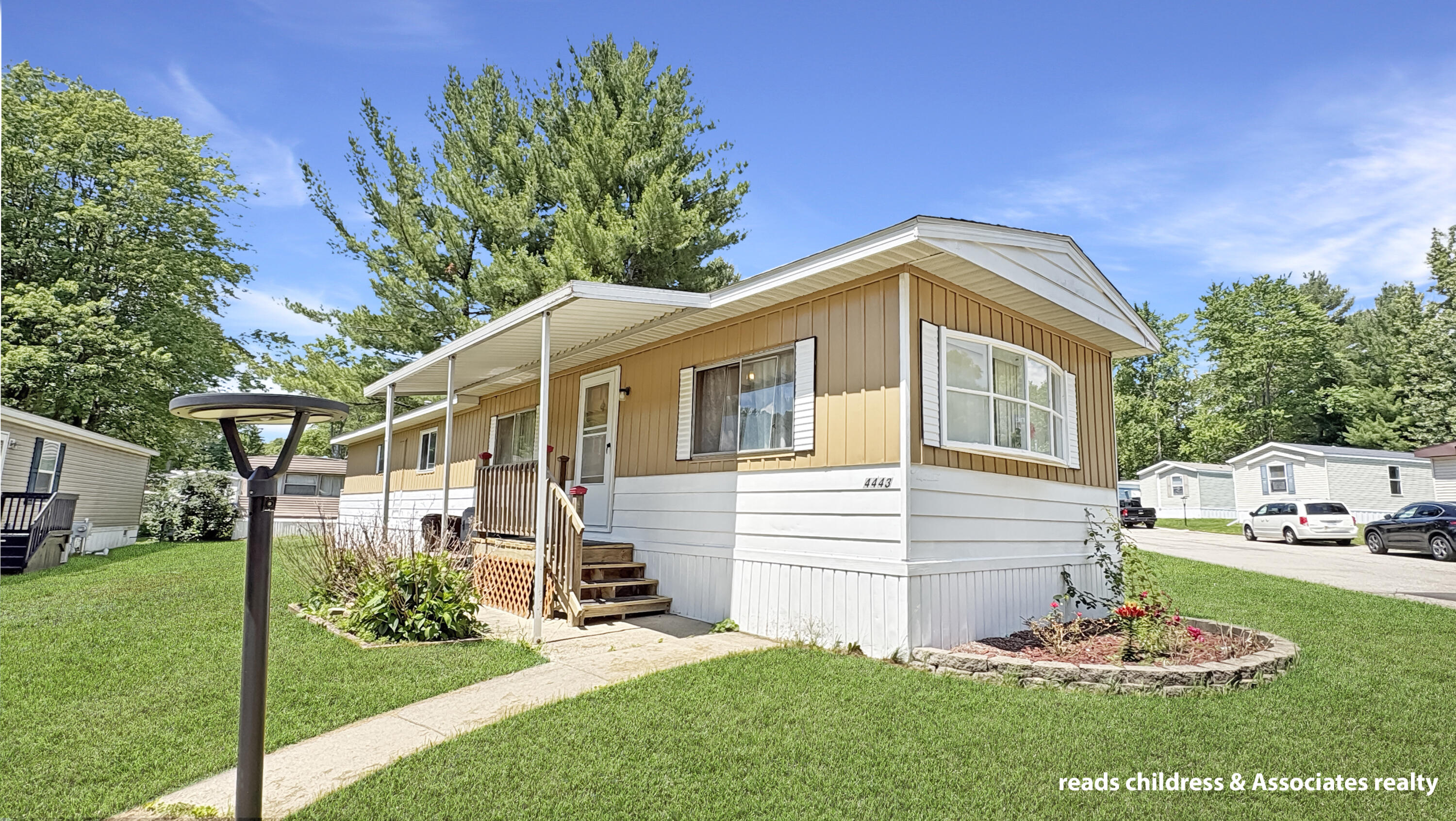 4443 Cedar Wood Street Ne Property Photo 2
