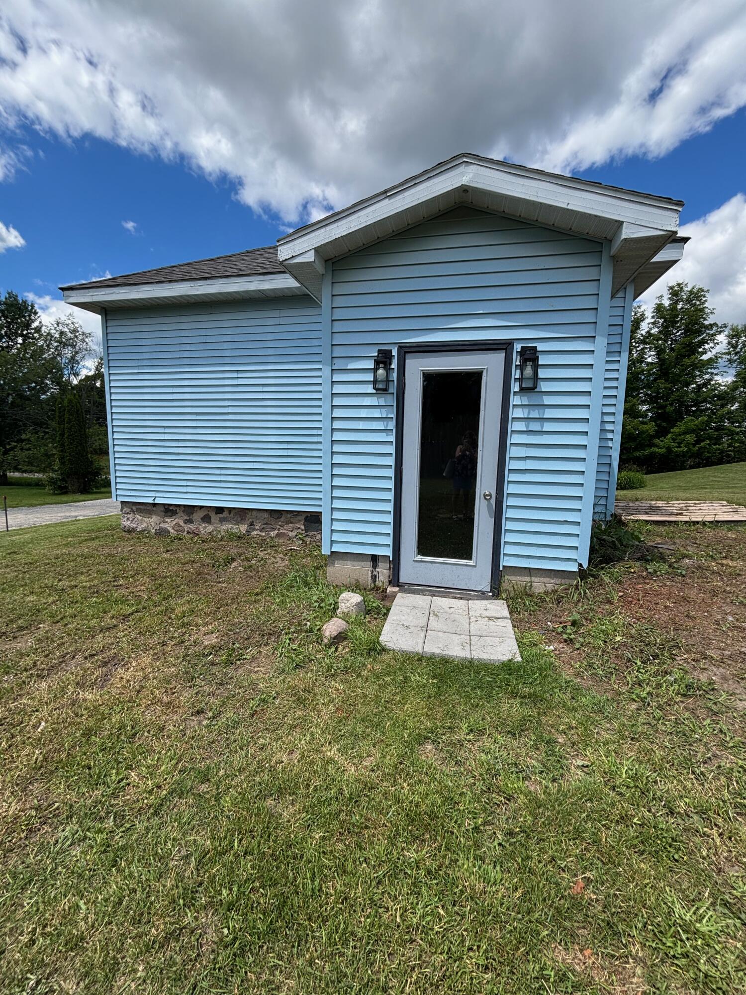 124 S Menes Street Property Photo 4