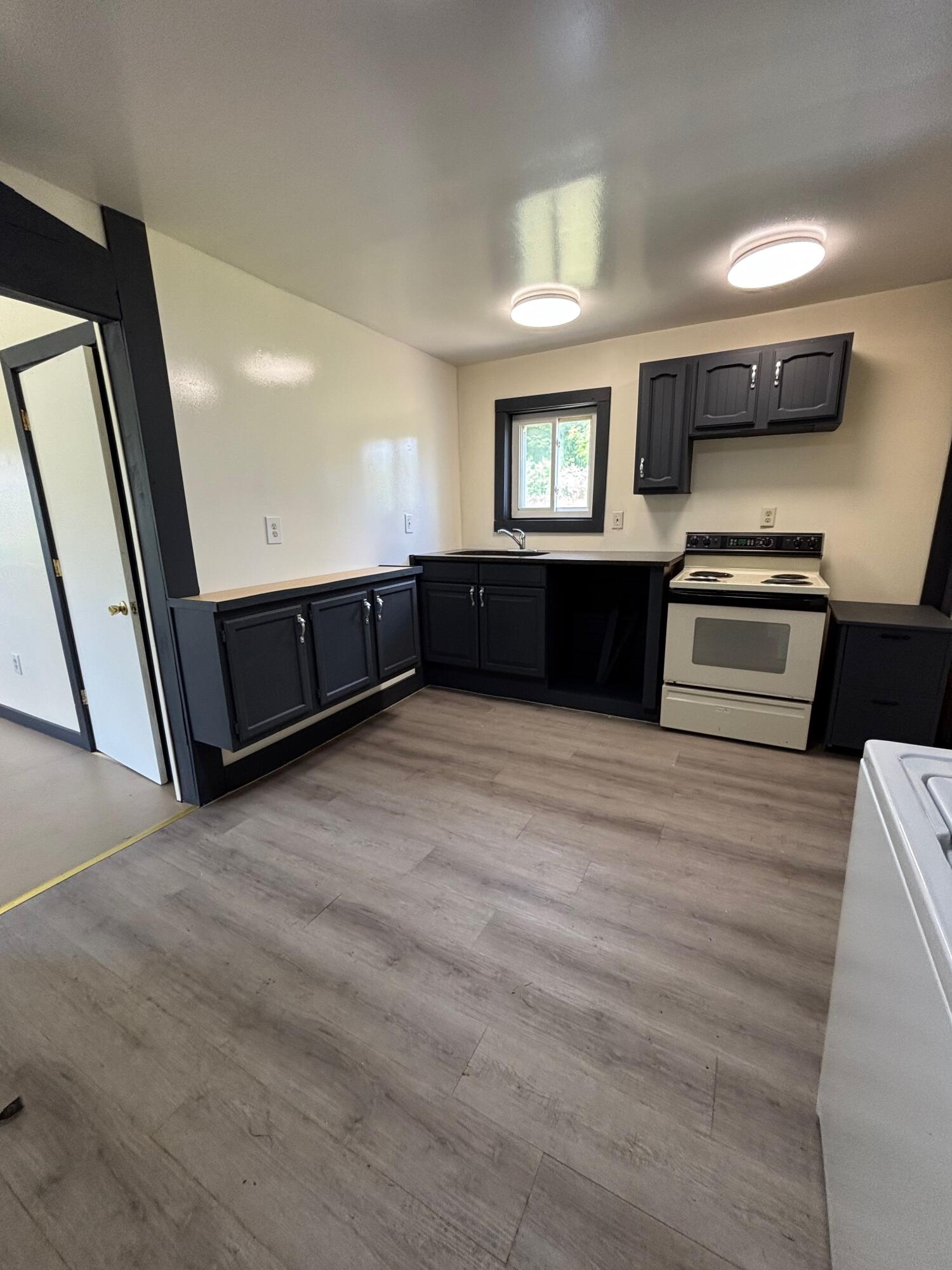 124 S Menes Street Property Photo 9