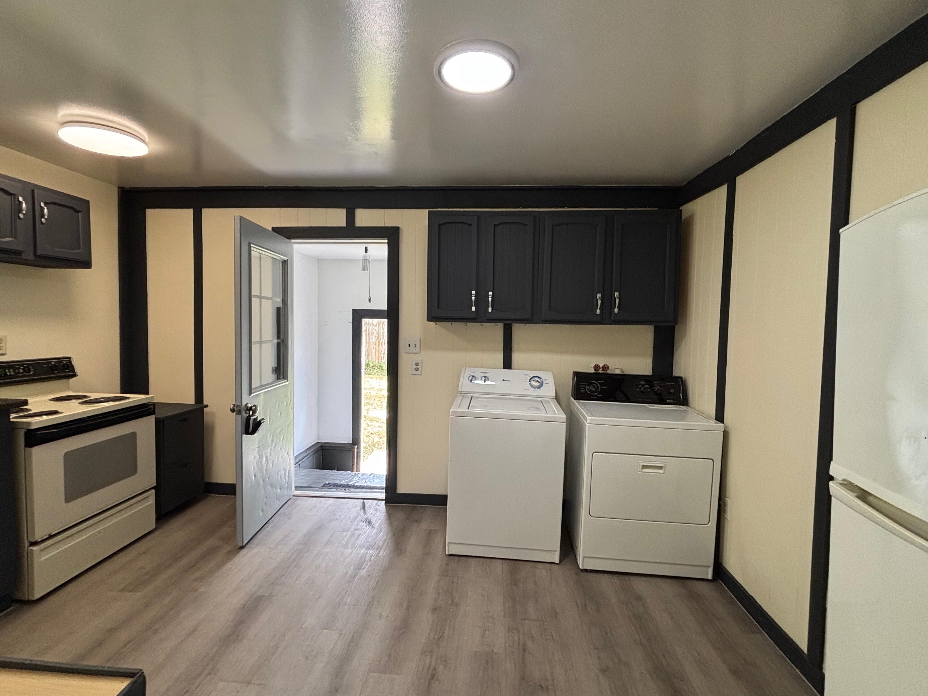 124 S Menes Street Property Photo 10