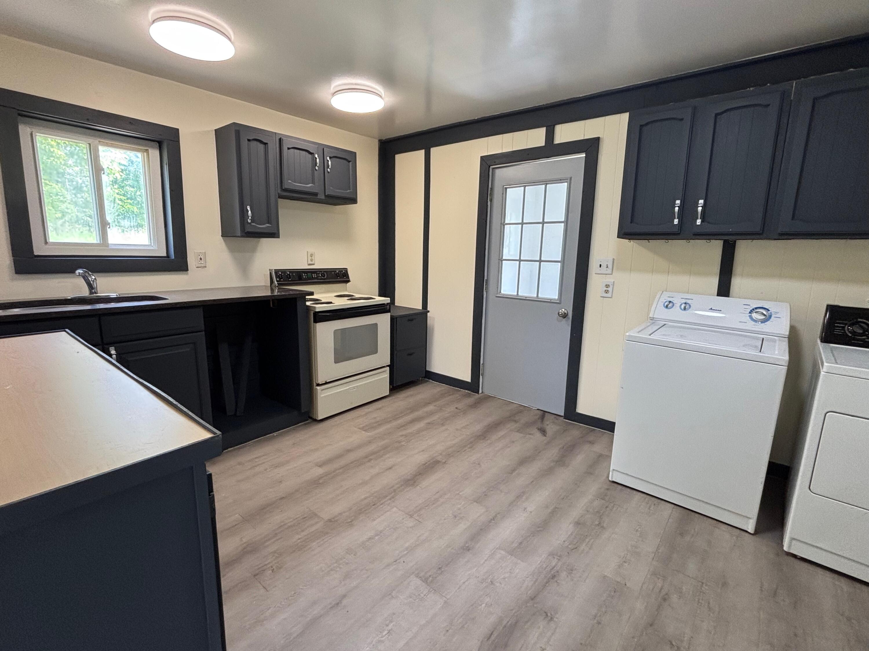 124 S Menes Street Property Photo 11