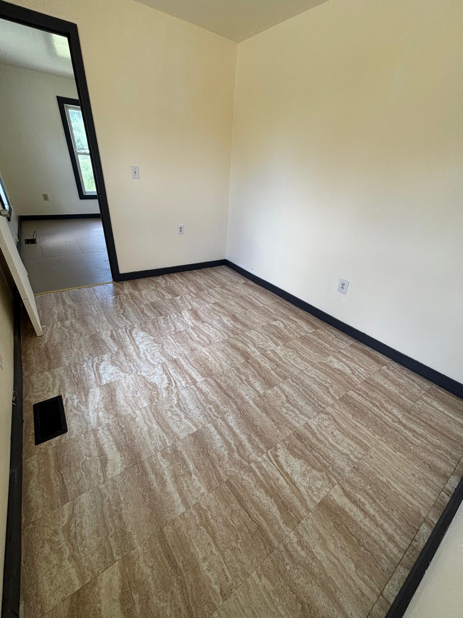 124 S Menes Street Property Photo 15