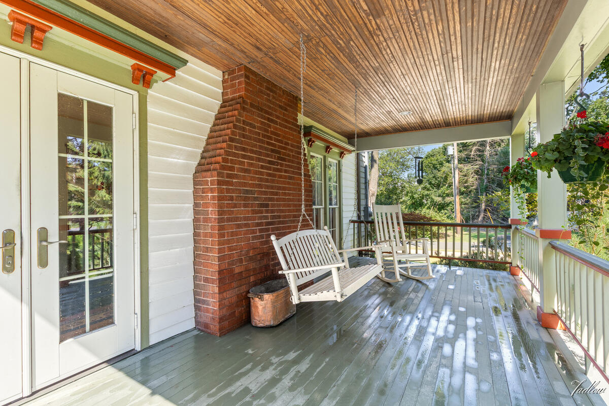34 S Spring Street Property Photo 7