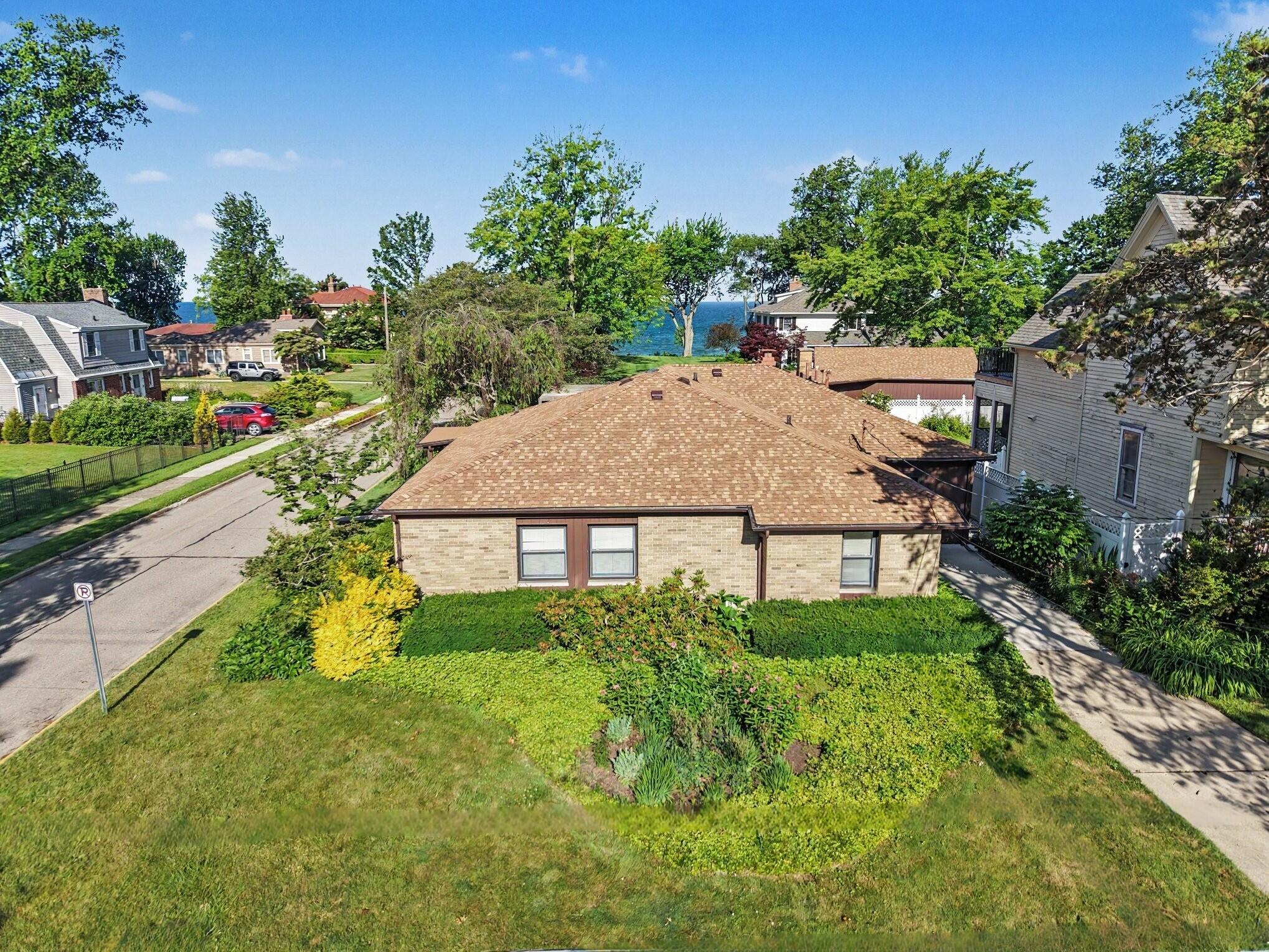 51 Pine Street Property Photo 6