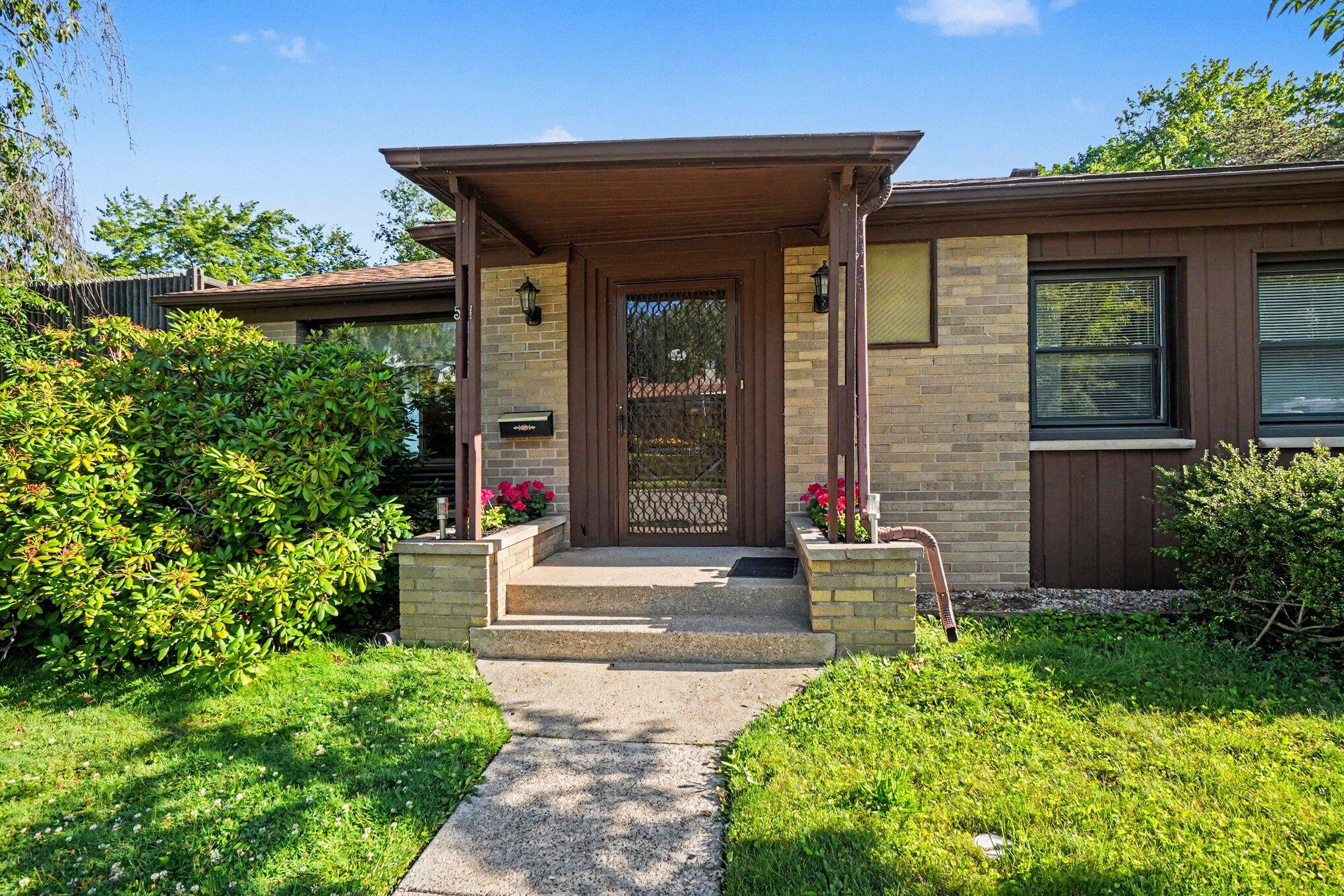 51 Pine Street Property Photo 8