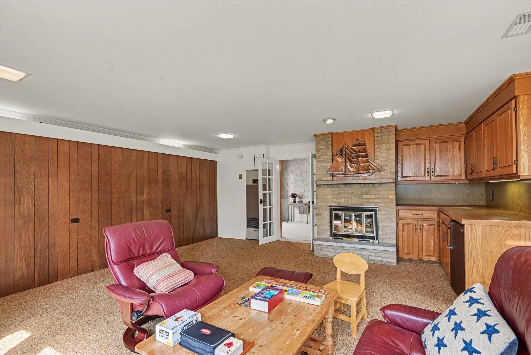 51 Pine Street Property Photo 23