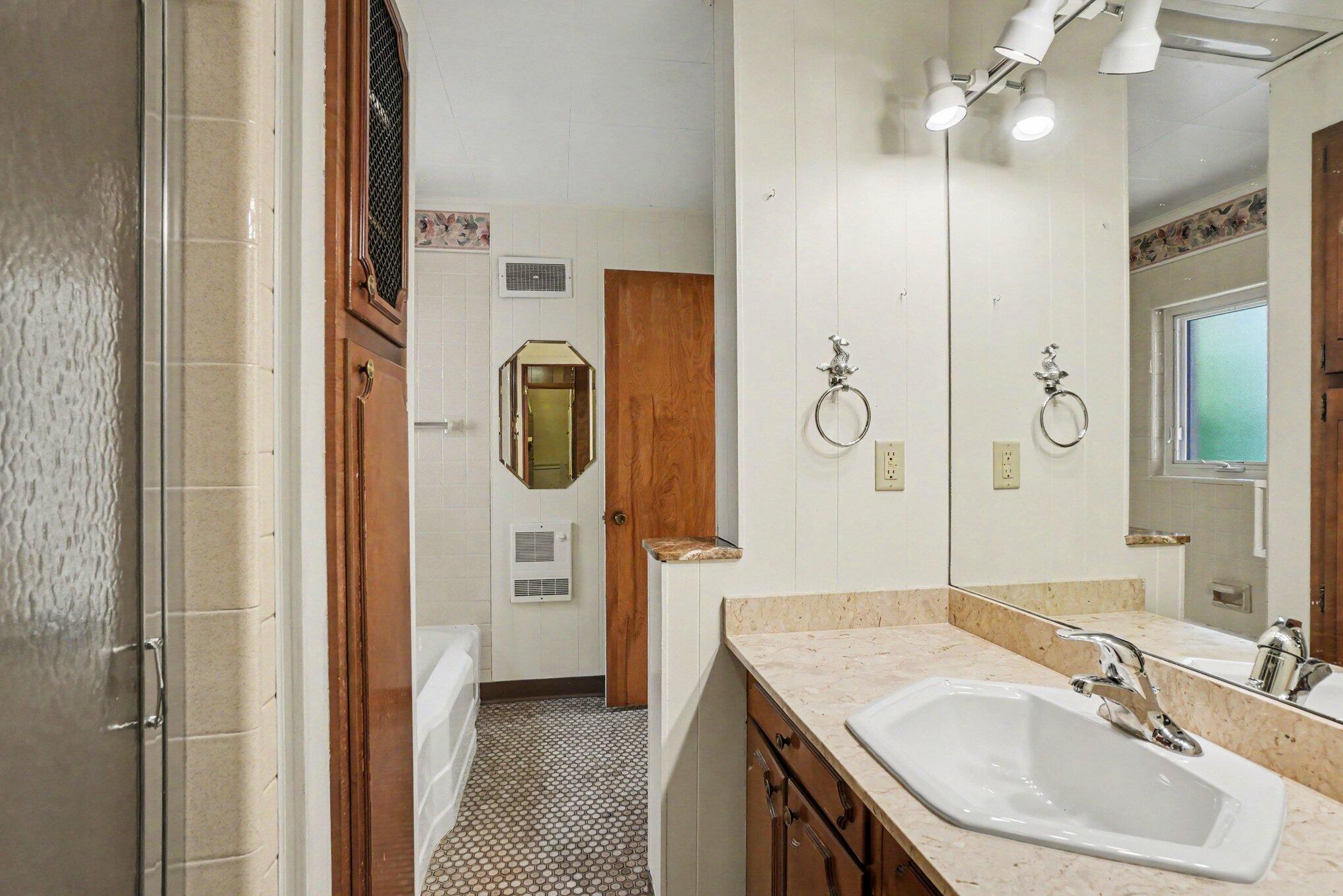 51 Pine Street Property Photo 31