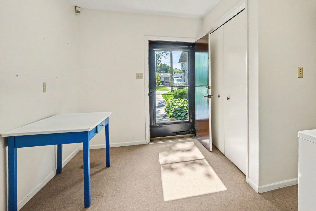 51 Pine Street Property Photo 33