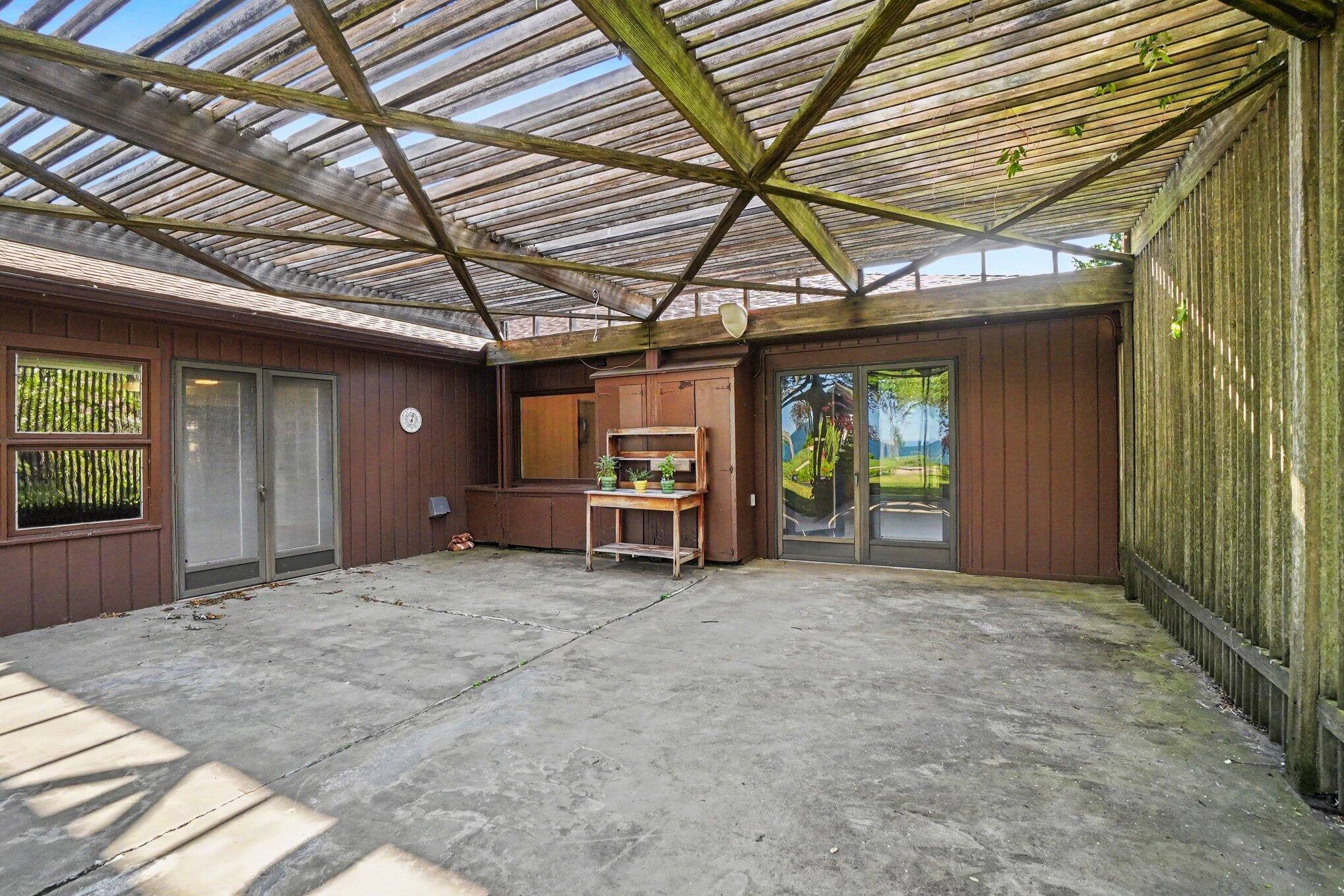 51 Pine Street Property Photo 35