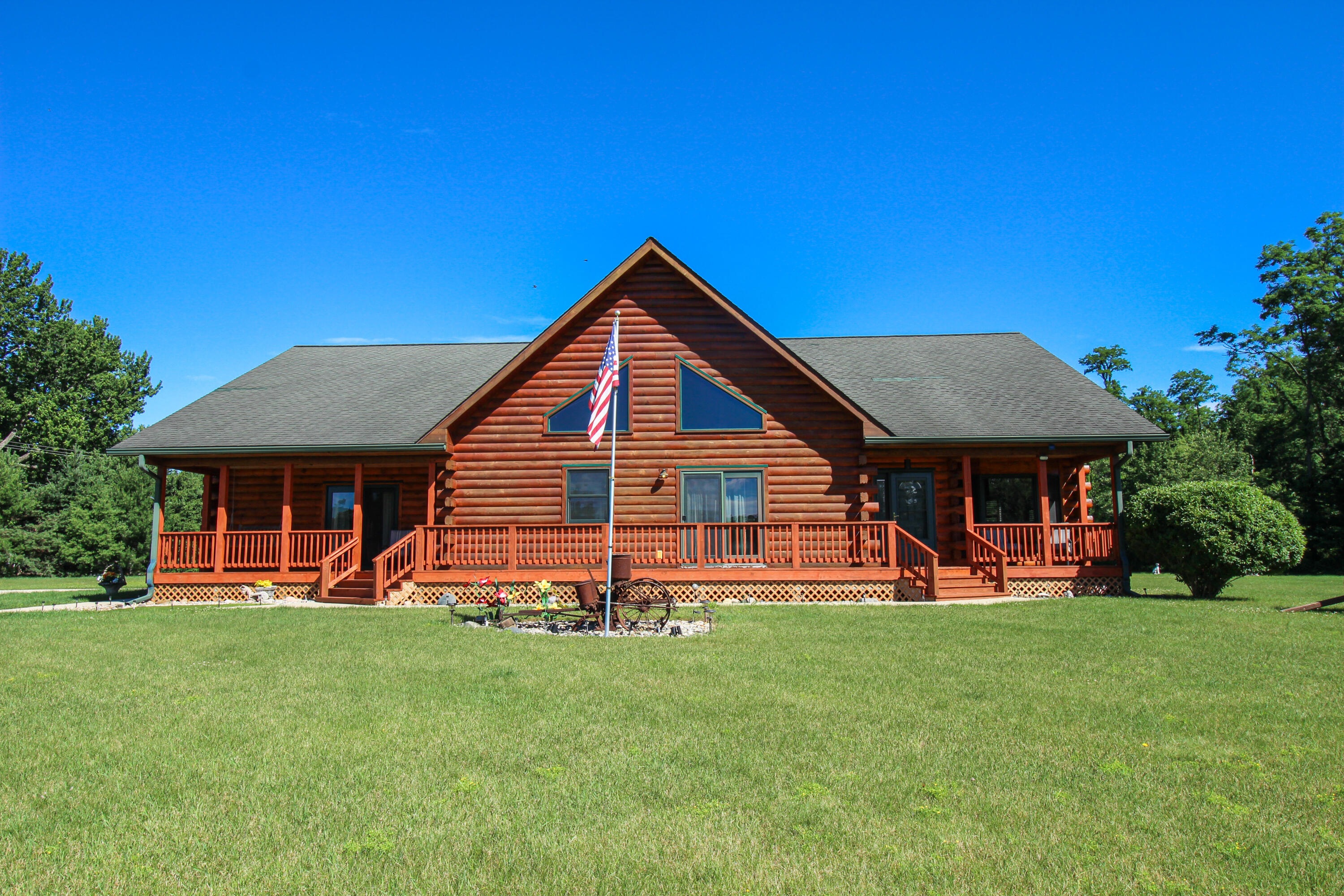 56664 Tanner Trail Property Photo 1