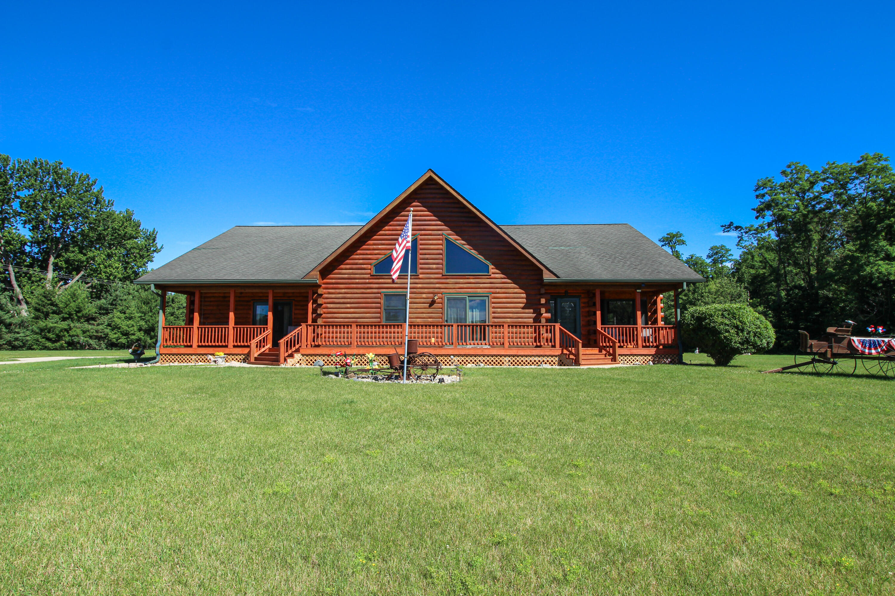 56664 Tanner Trail Property Photo 3