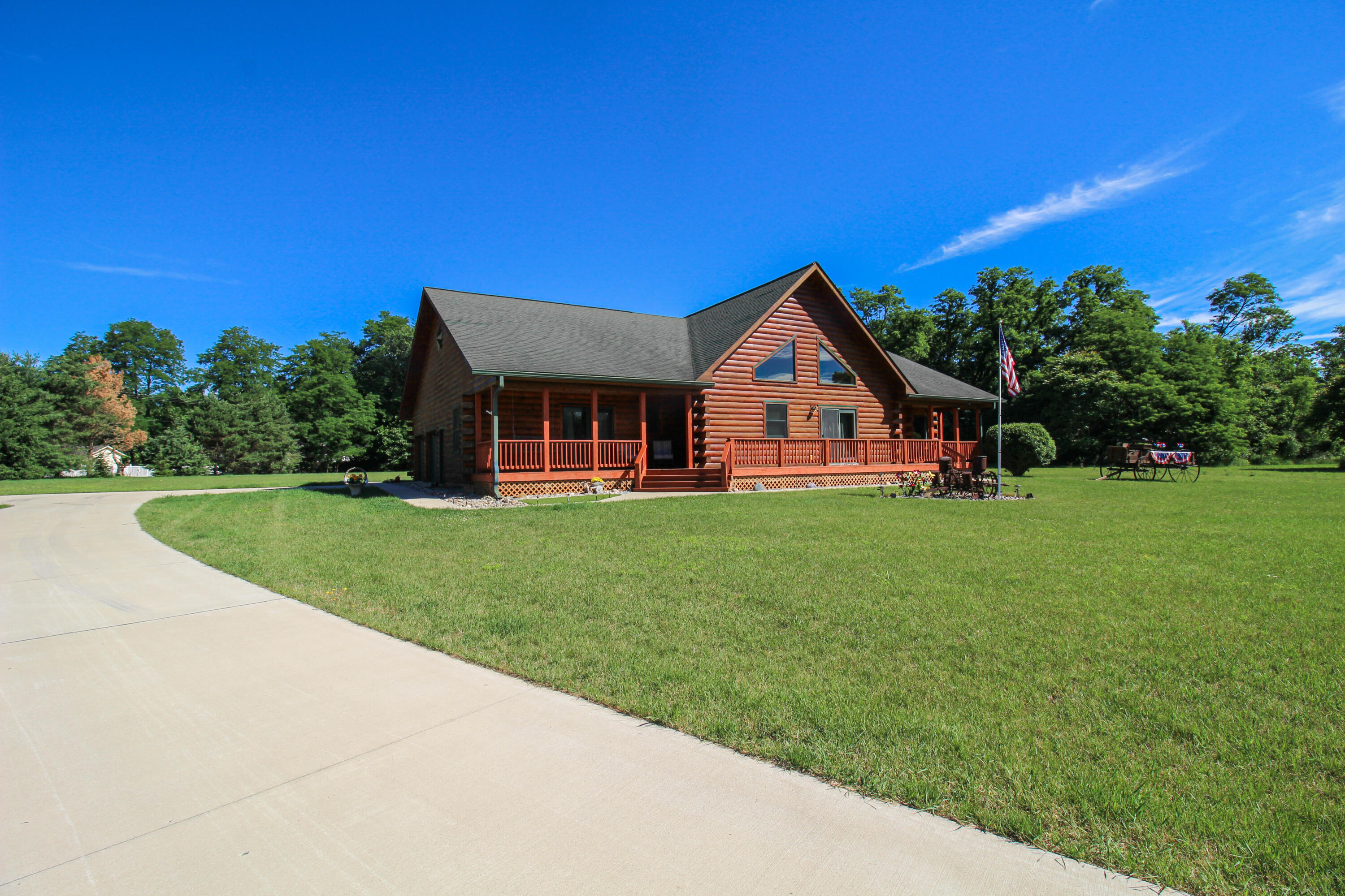 56664 Tanner Trail Property Photo 4