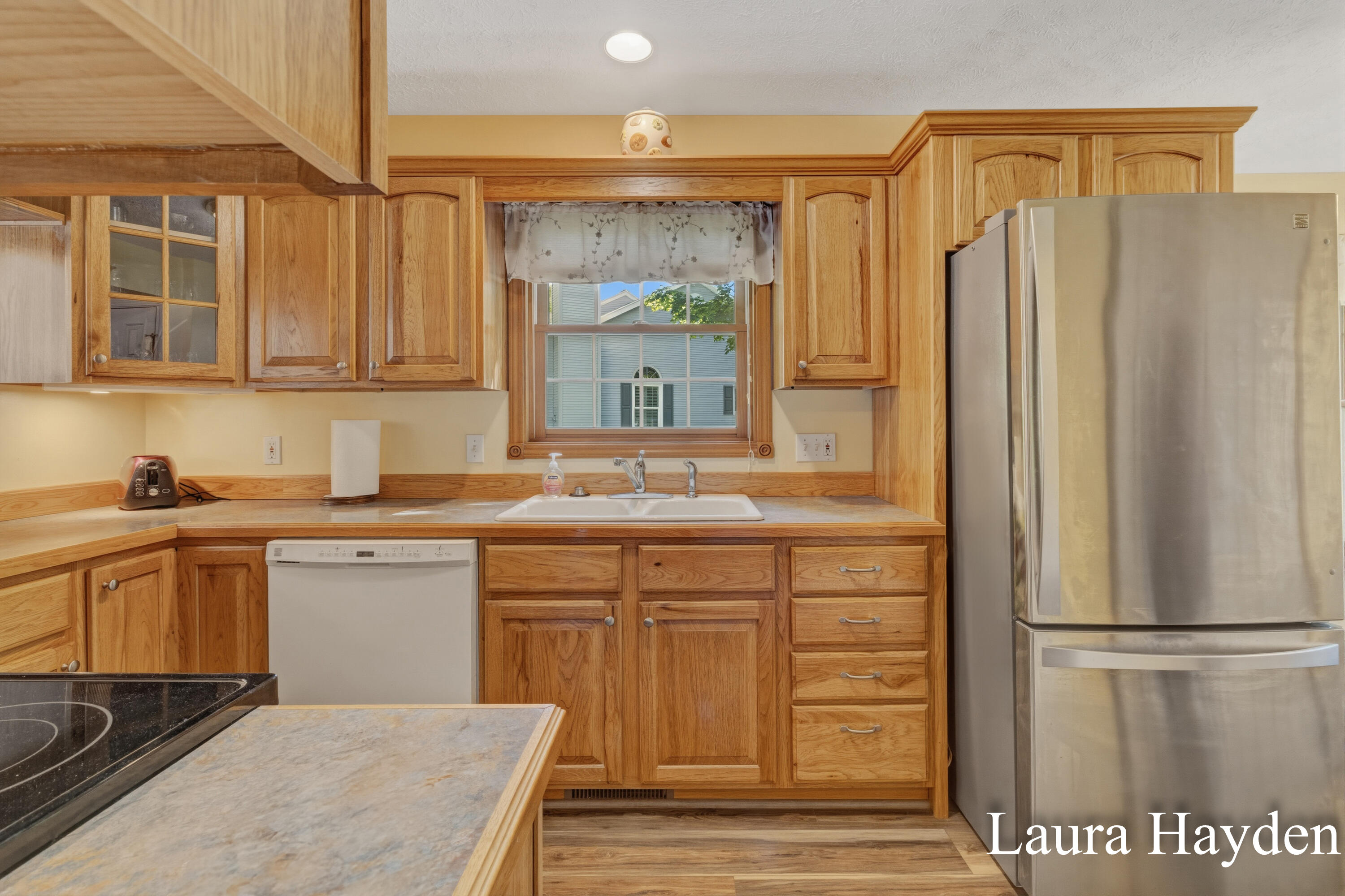 6880 Beechwood Drive Property Photo 7