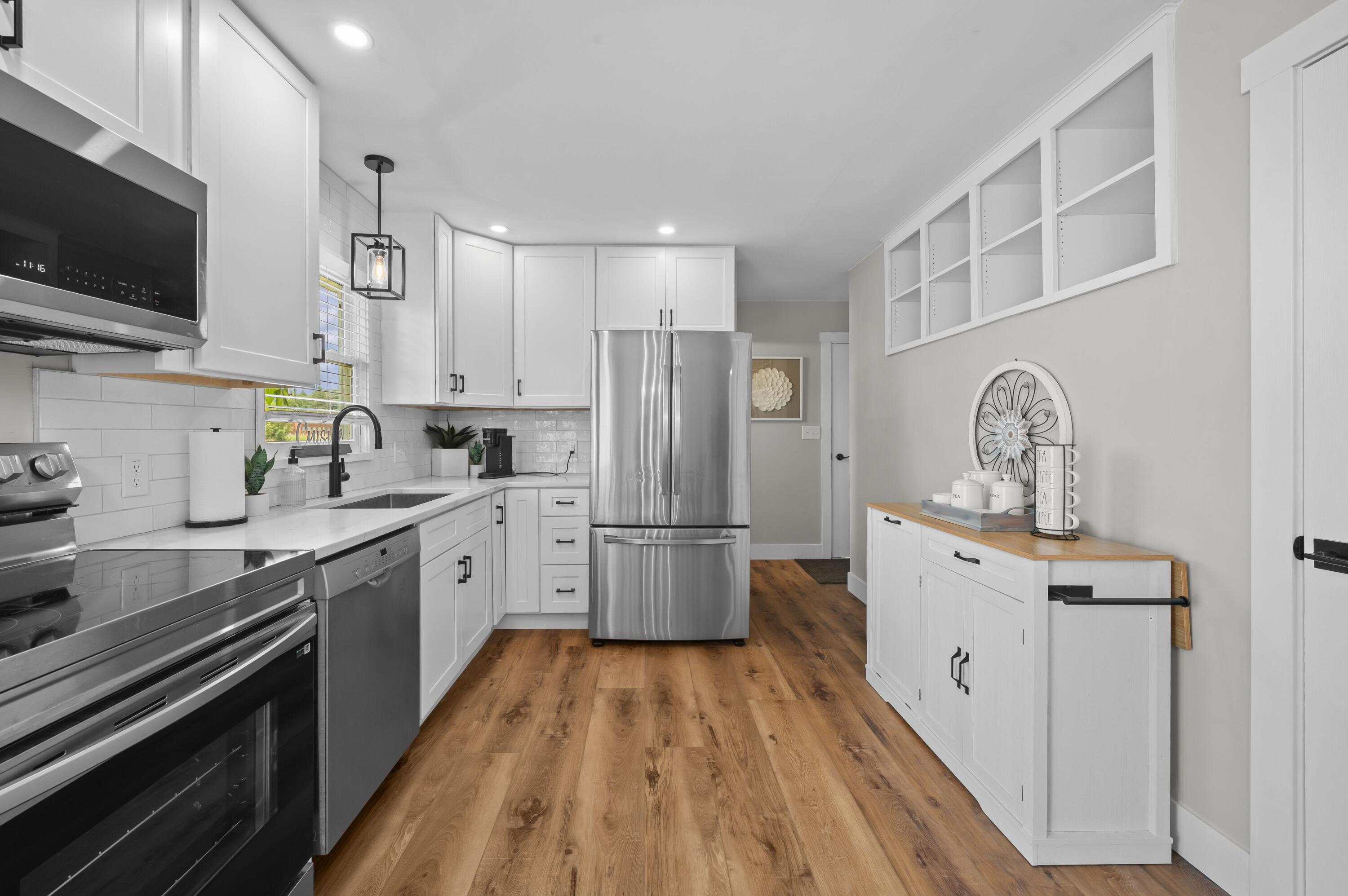 8956 Maplewood Drive Property Photo 16