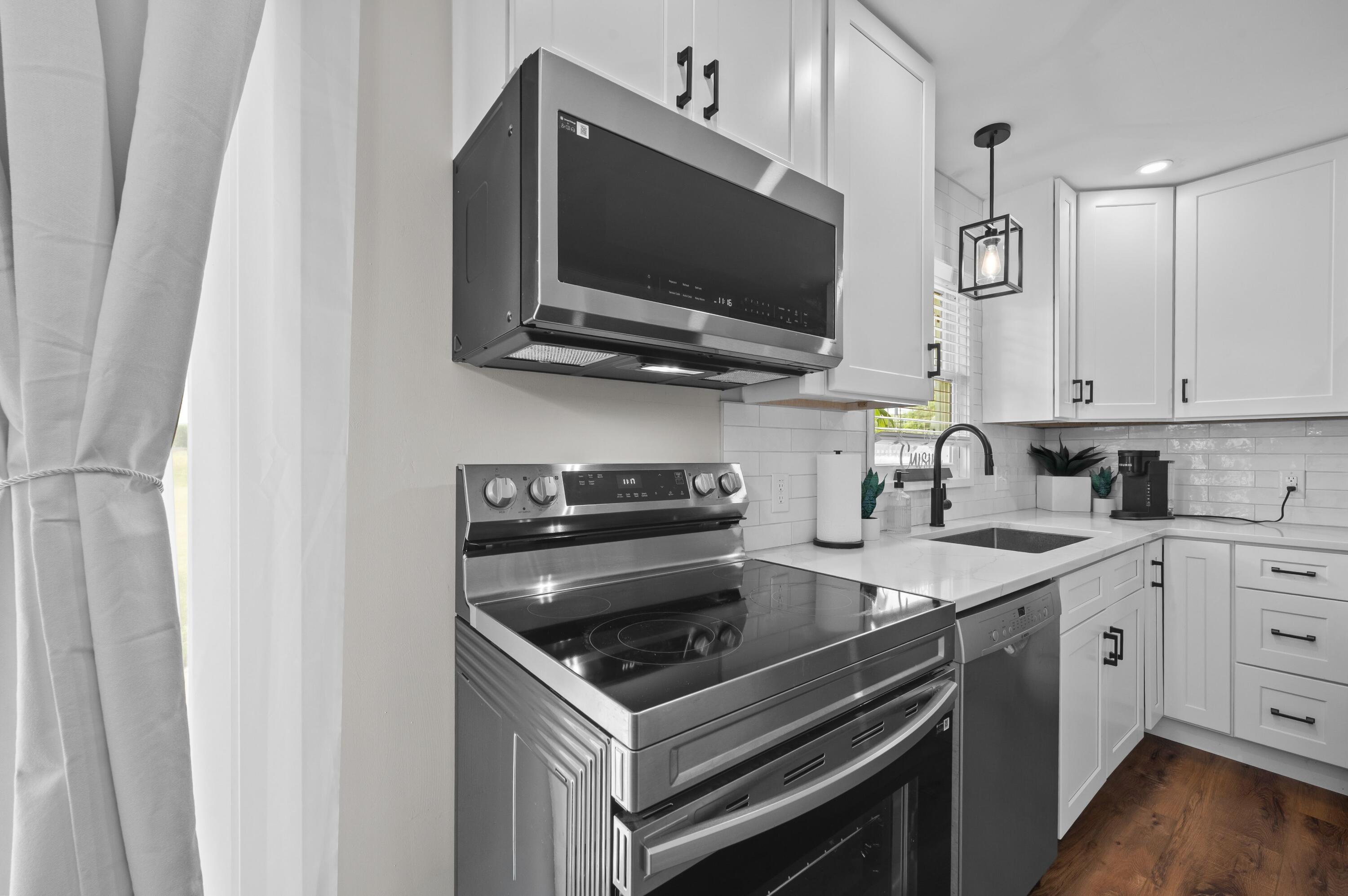 8956 Maplewood Drive Property Photo 19