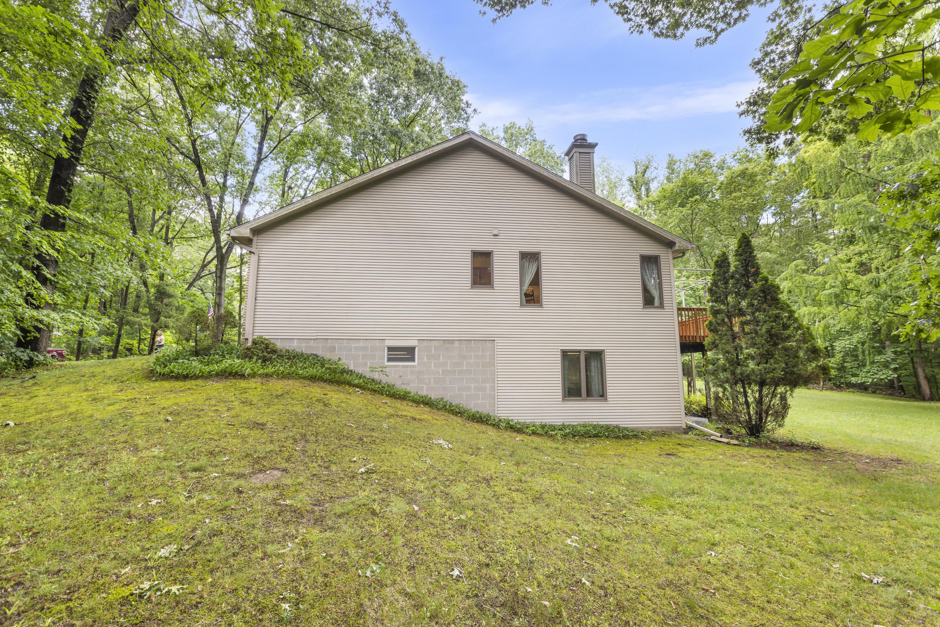 2900 Noon Road Property Photo 4