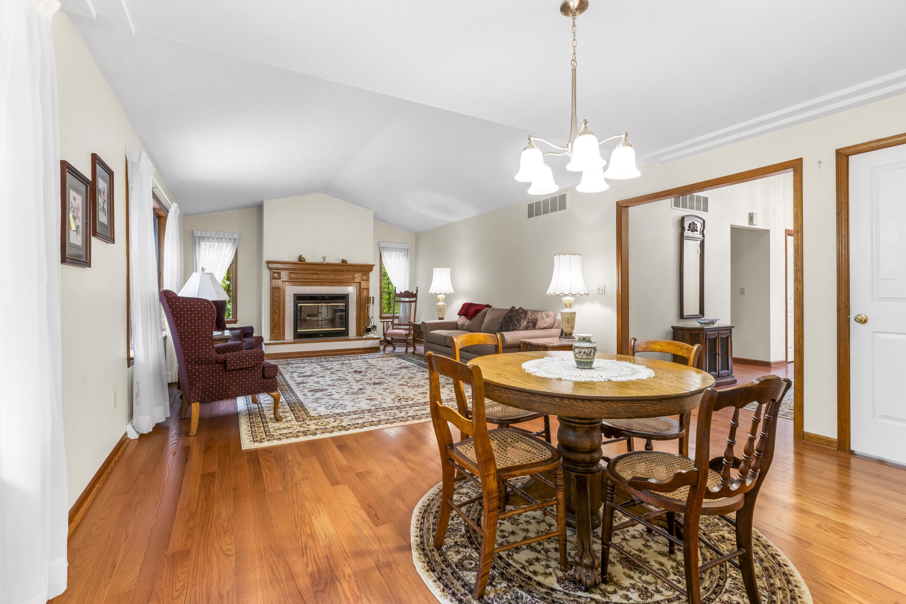 2900 Noon Road Property Photo 10