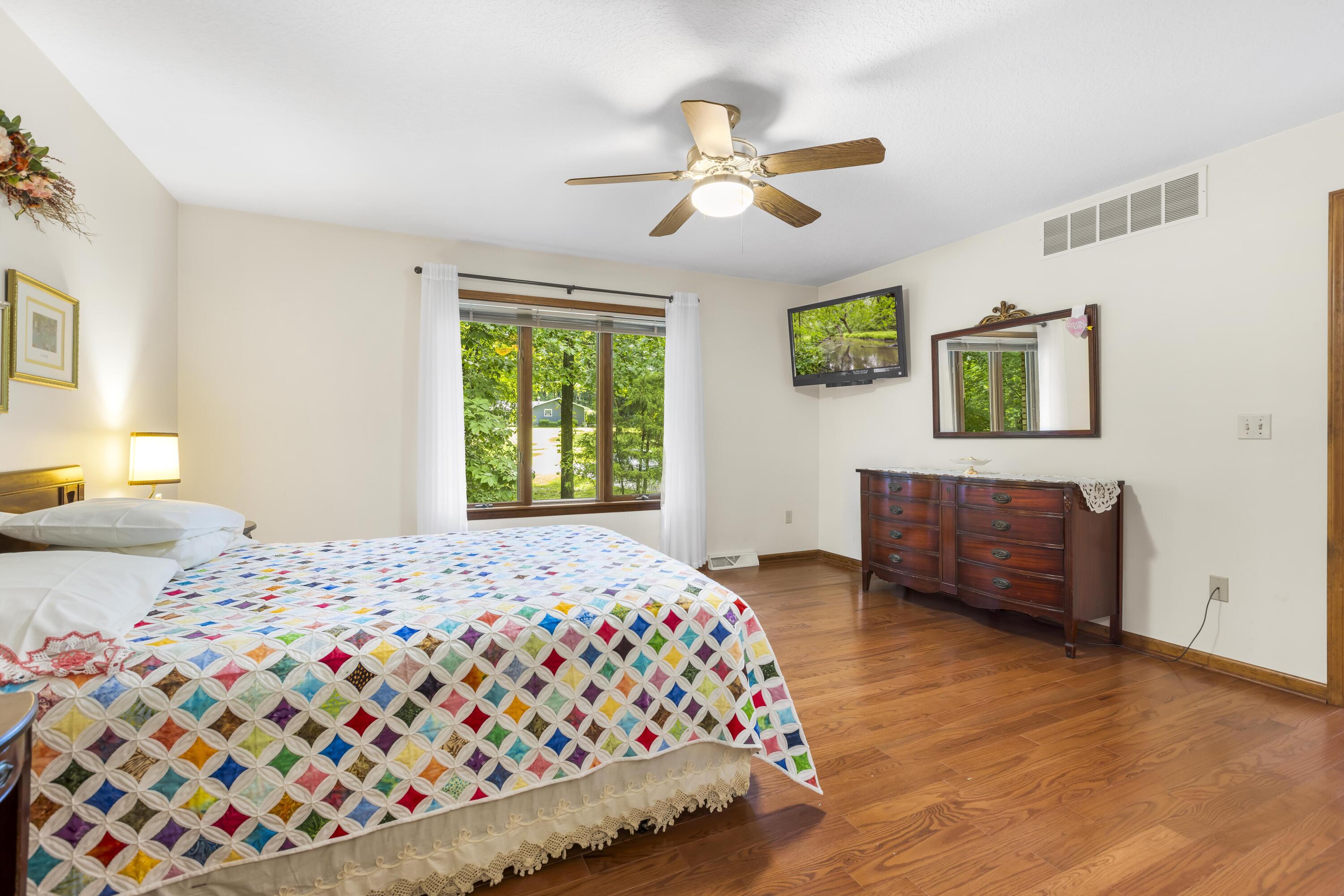 2900 Noon Road Property Photo 19