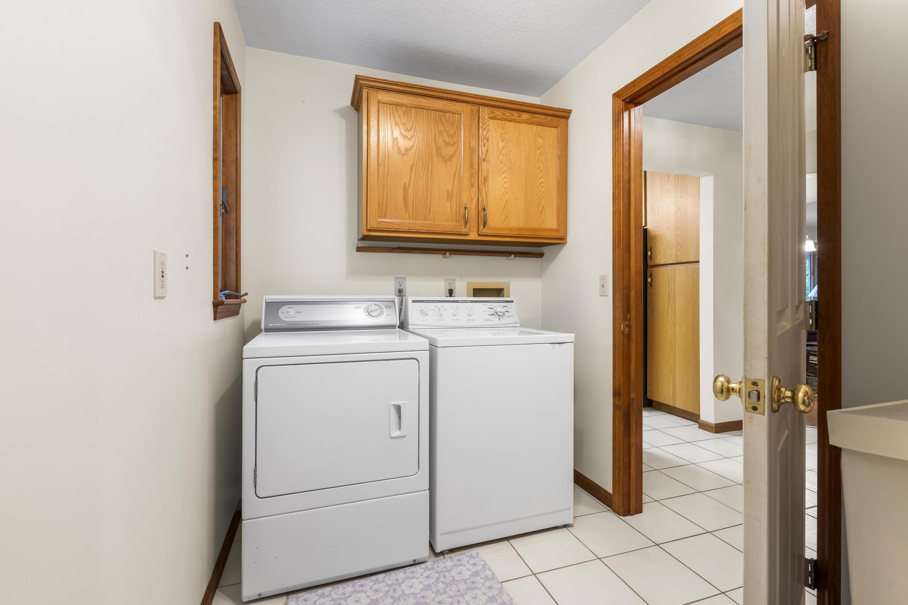 2900 Noon Road Property Photo 22