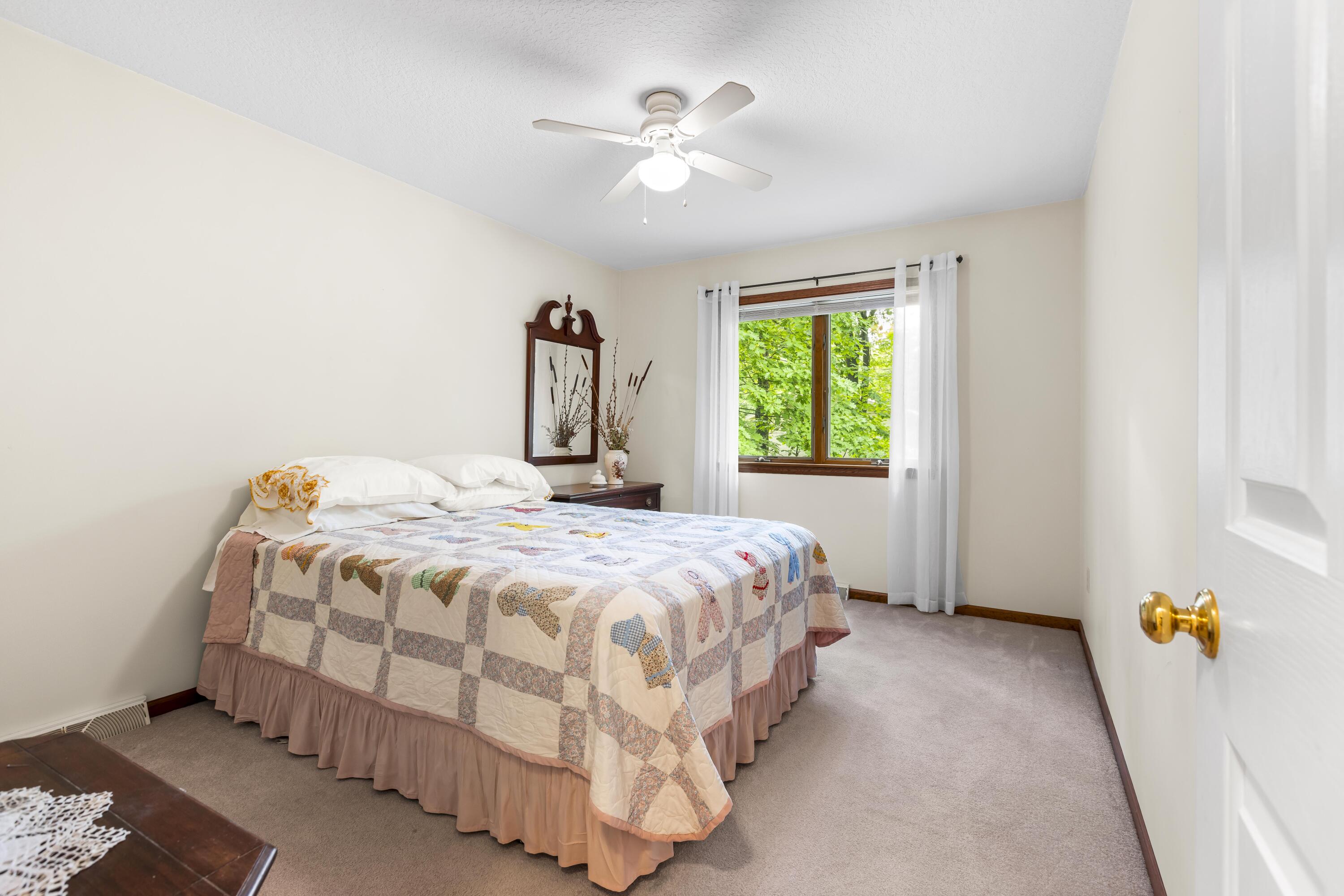 2900 Noon Road Property Photo 24