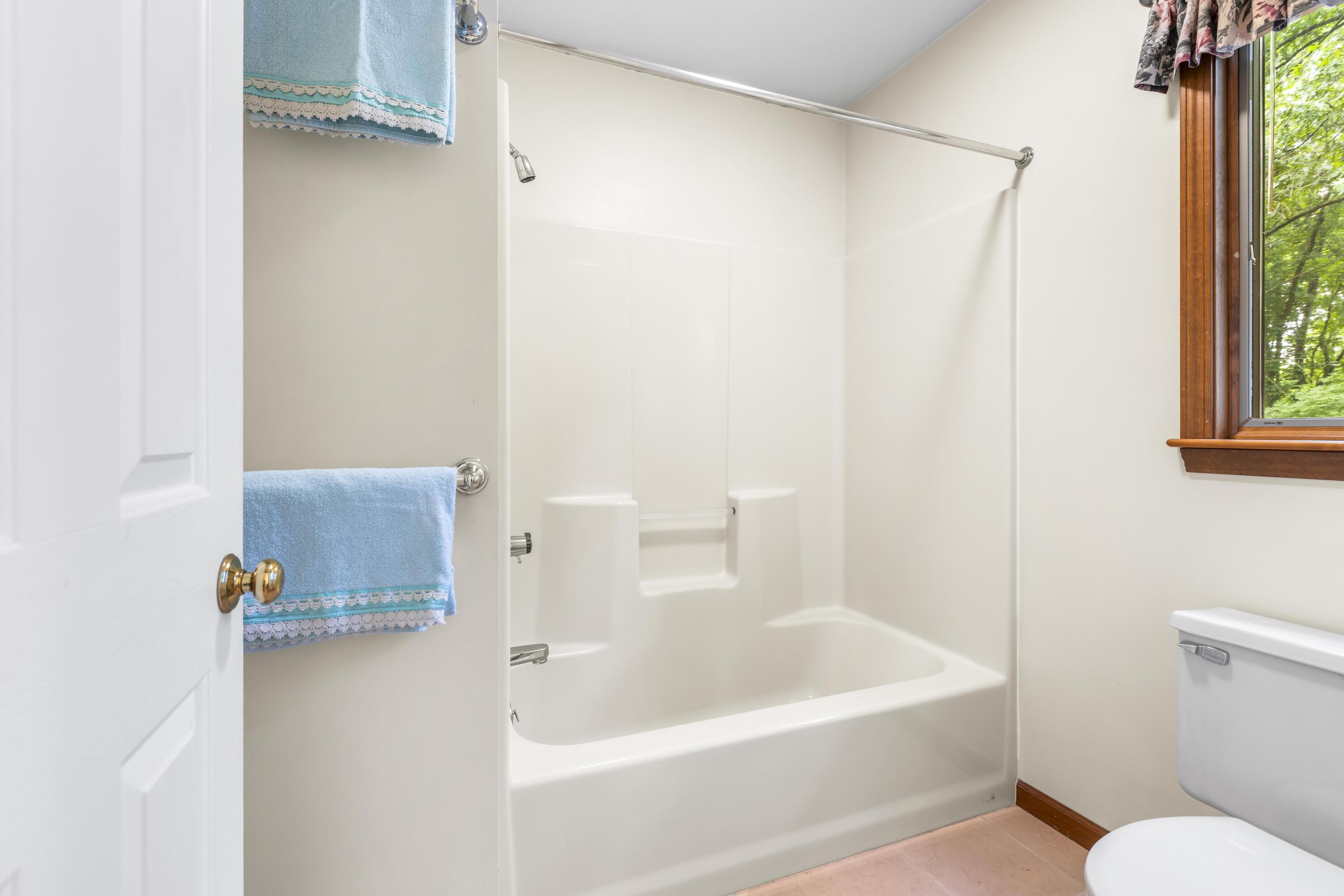 2900 Noon Road Property Photo 27