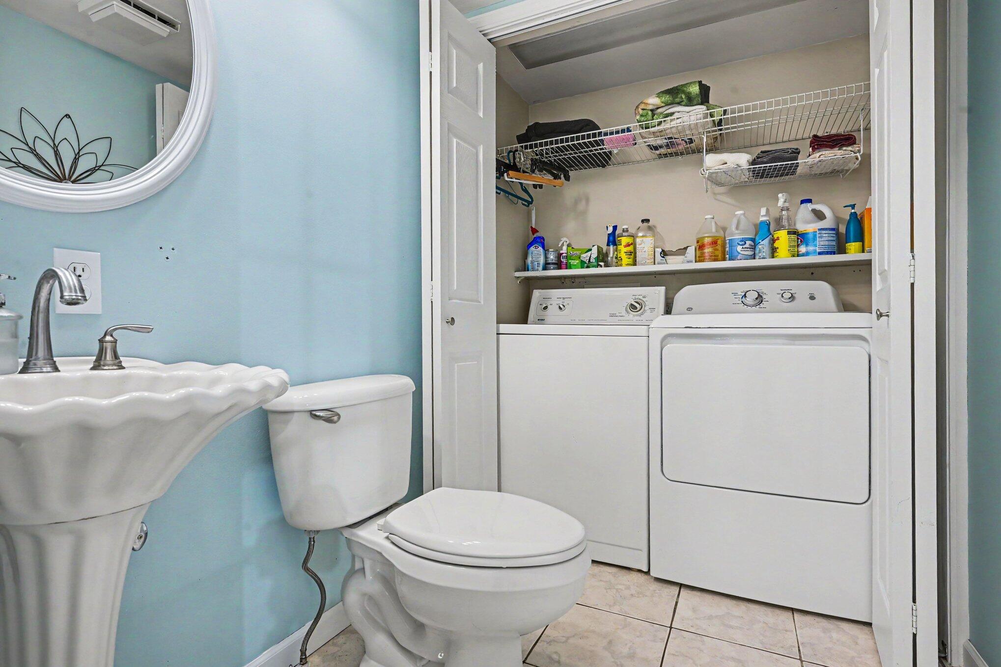 8656 W R Avenue Property Photo 14