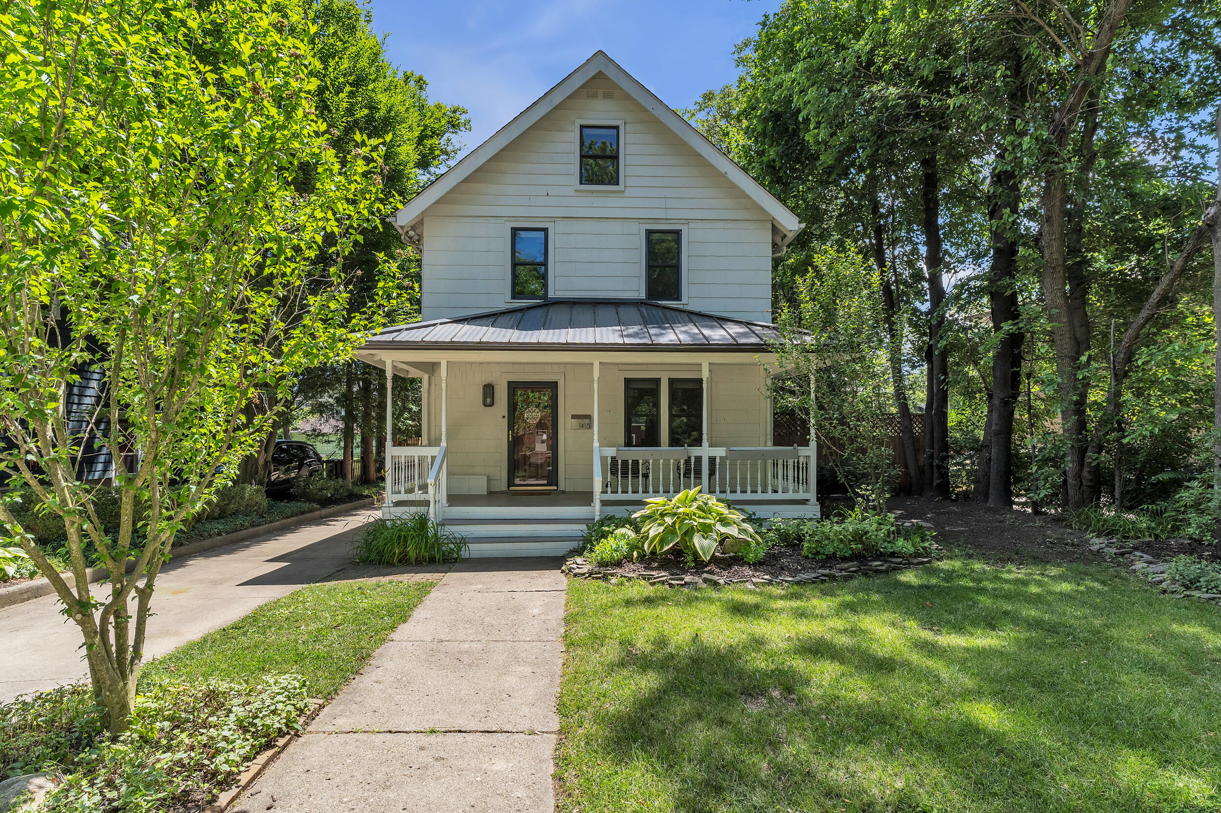 1418 Morton Avenue Property Photo 1