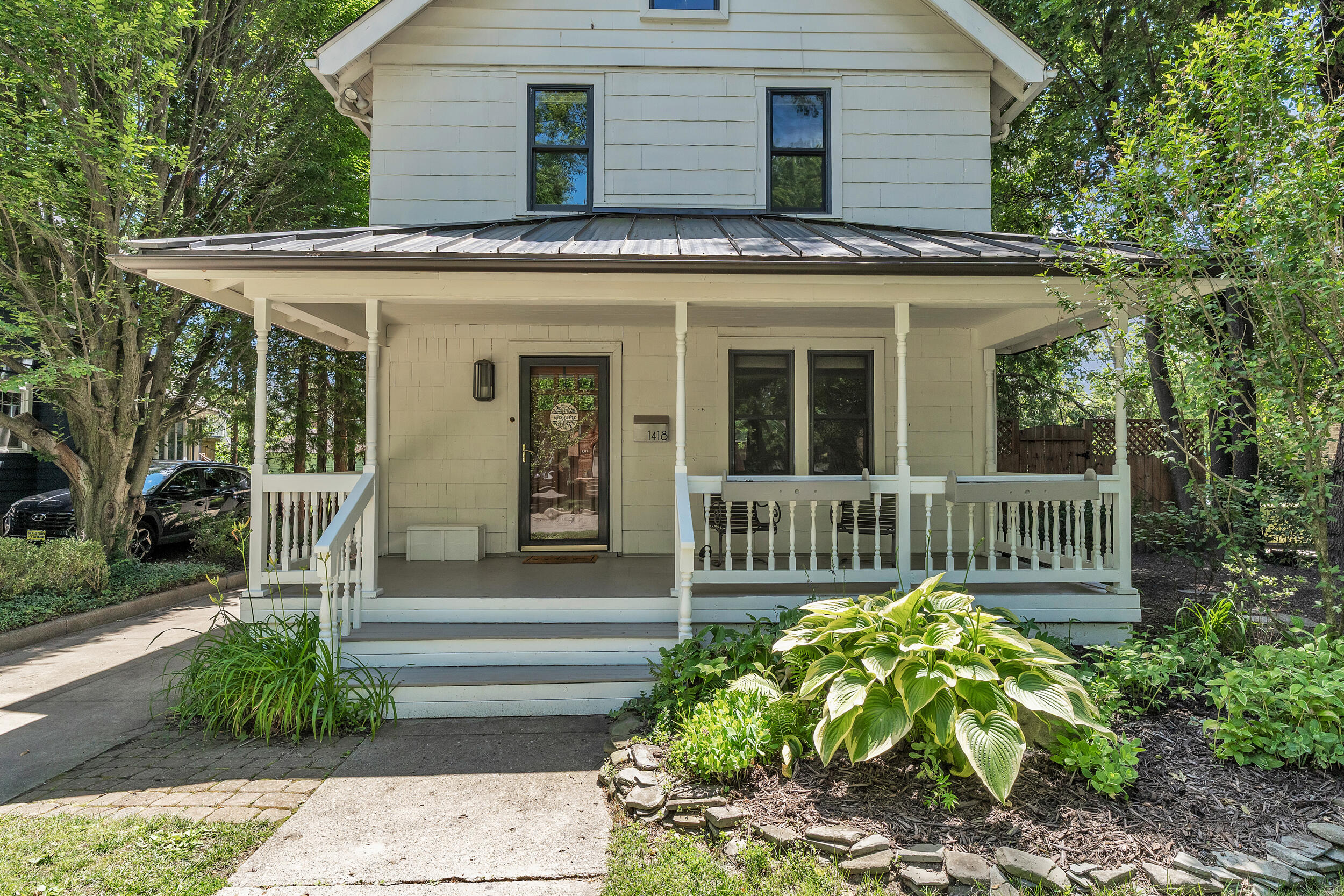 1418 Morton Avenue Property Photo 2