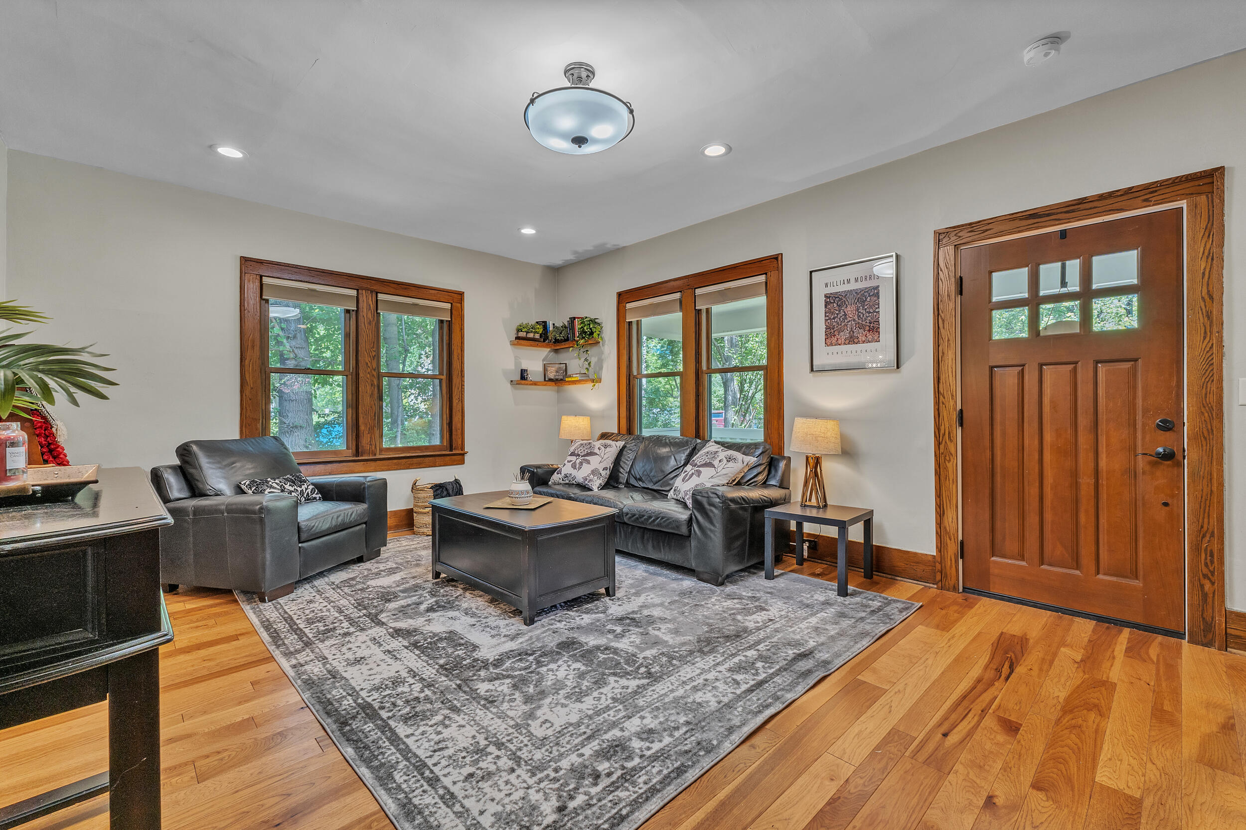 1418 Morton Avenue Property Photo 3