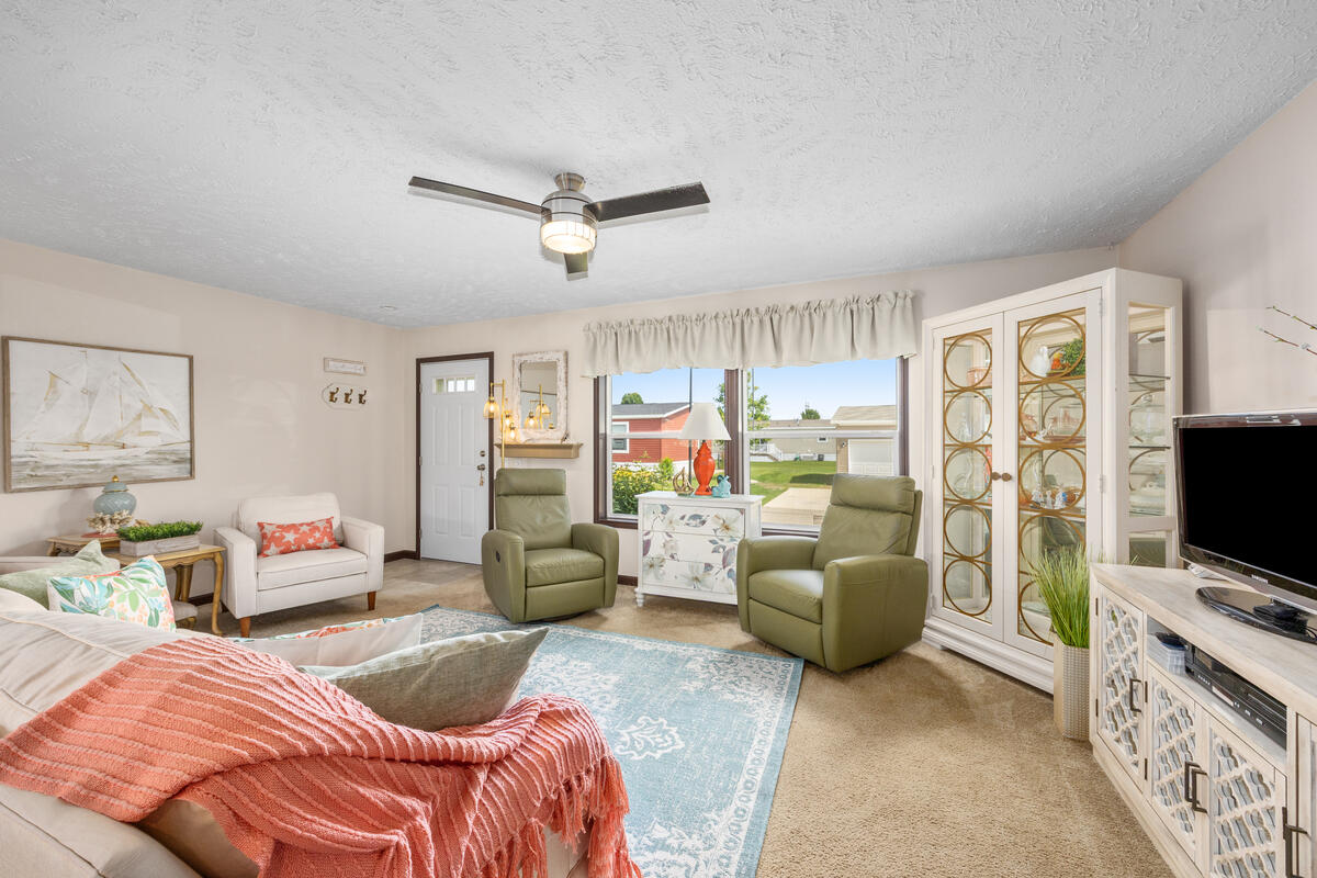 4393 Twilight Way Property Photo 4