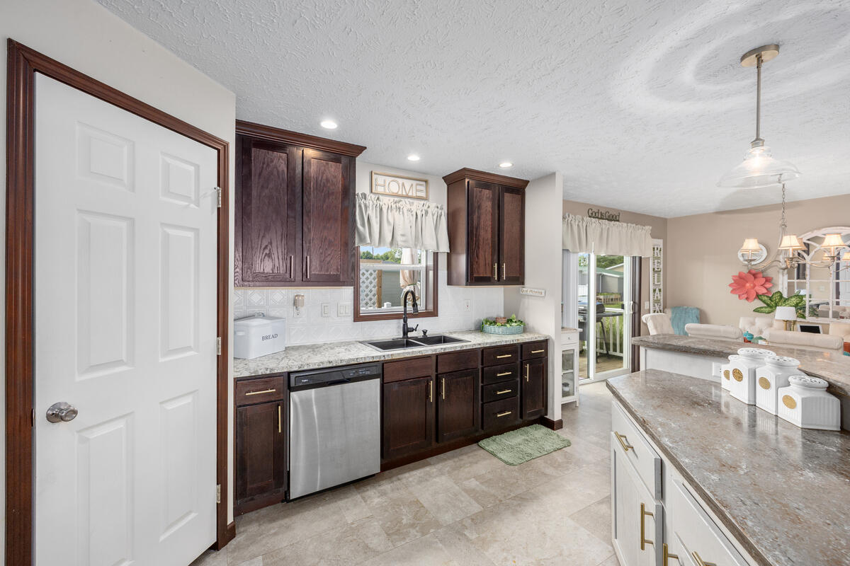 4393 Twilight Way Property Photo 7