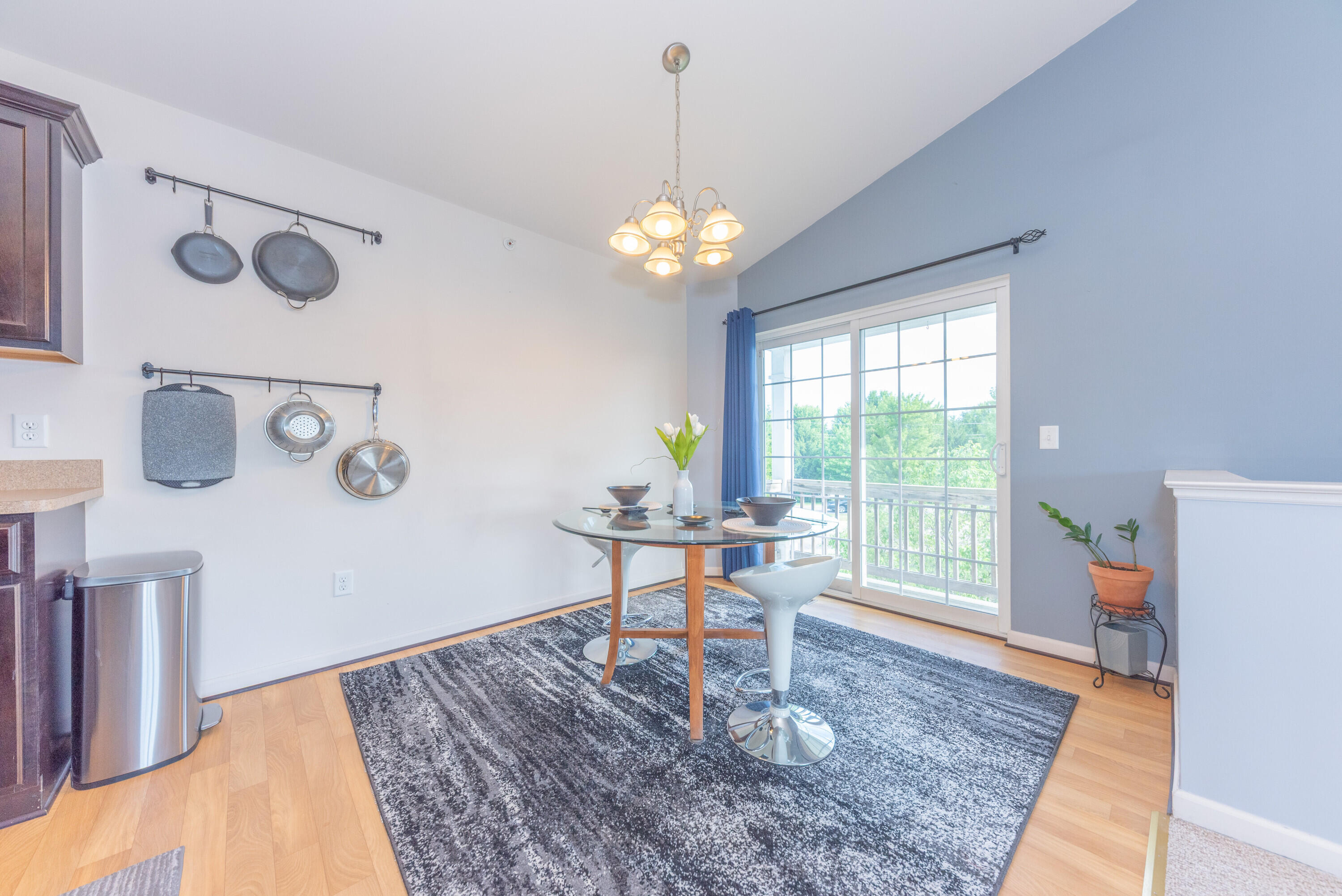 1104 Riversedge Drive Property Photo 4