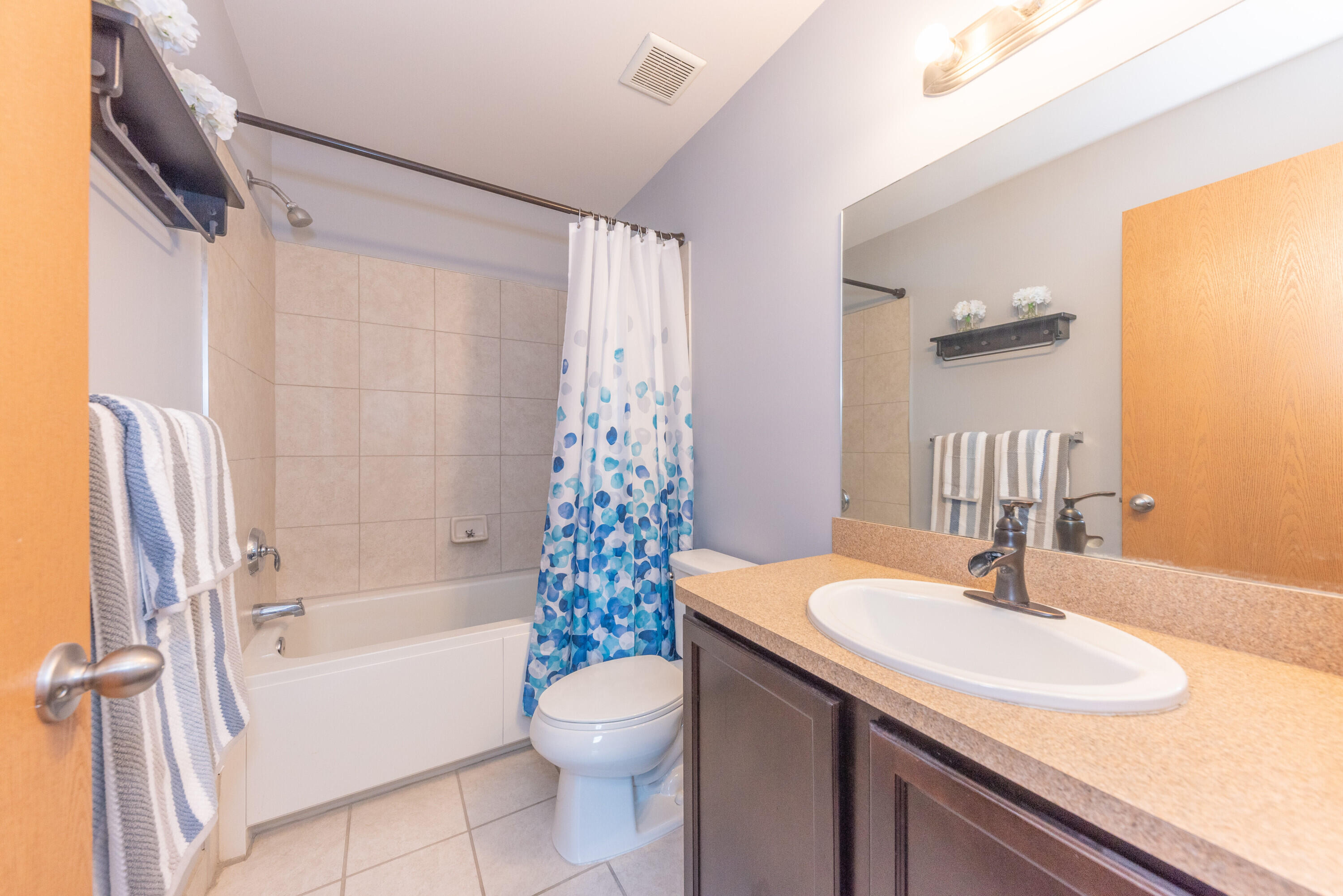 1104 Riversedge Drive Property Photo 7