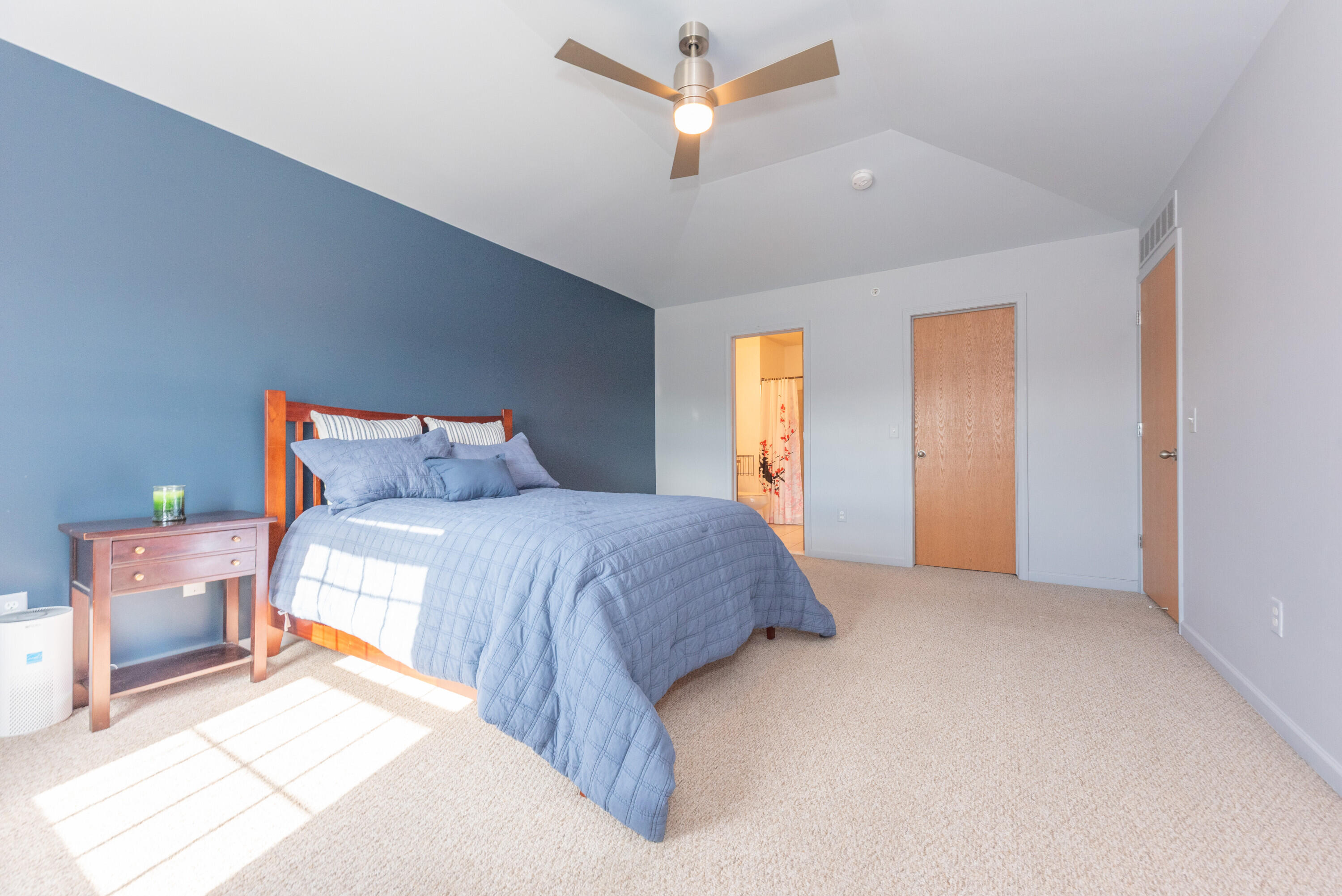 1104 Riversedge Drive Property Photo 8