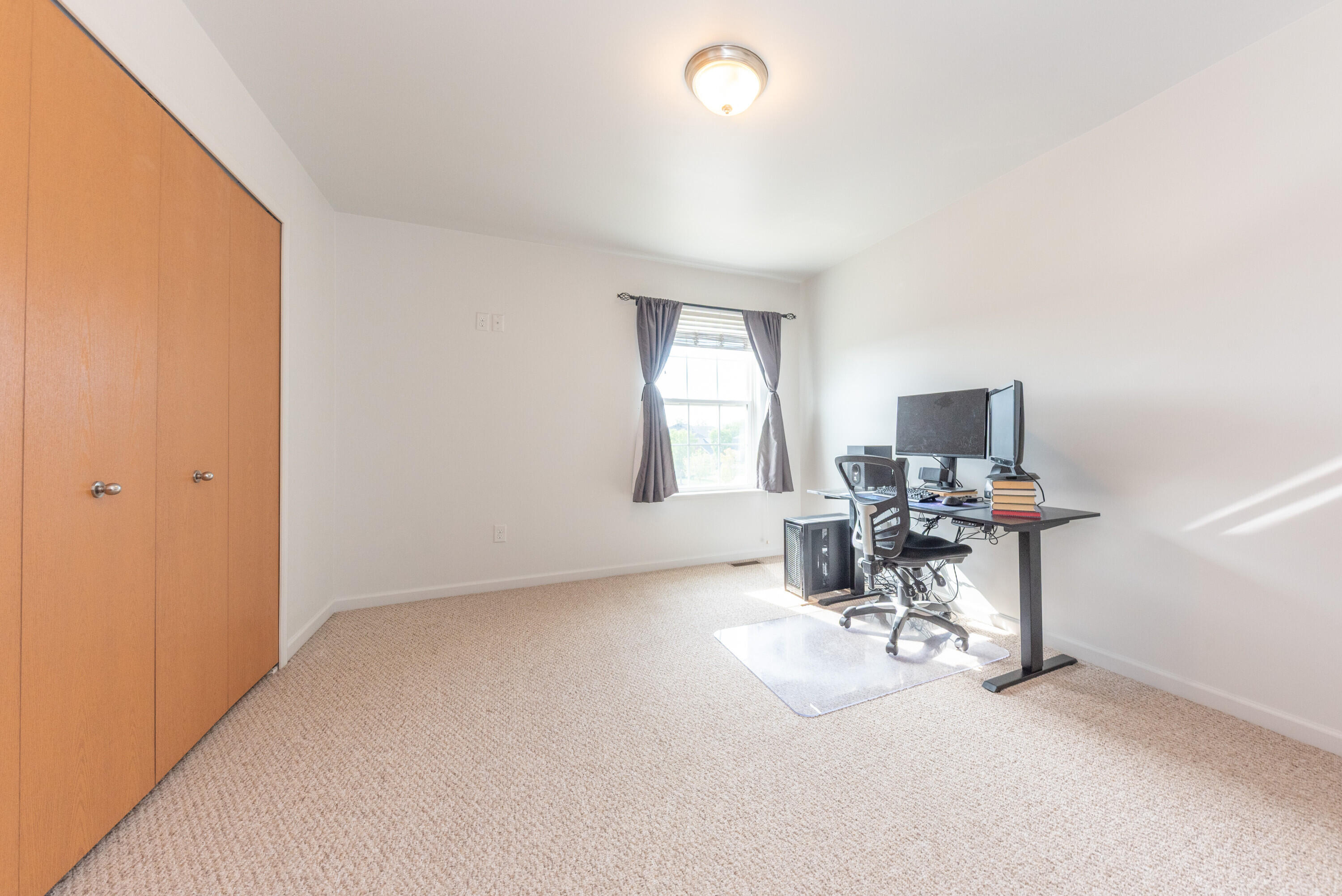 1104 Riversedge Drive Property Photo 9