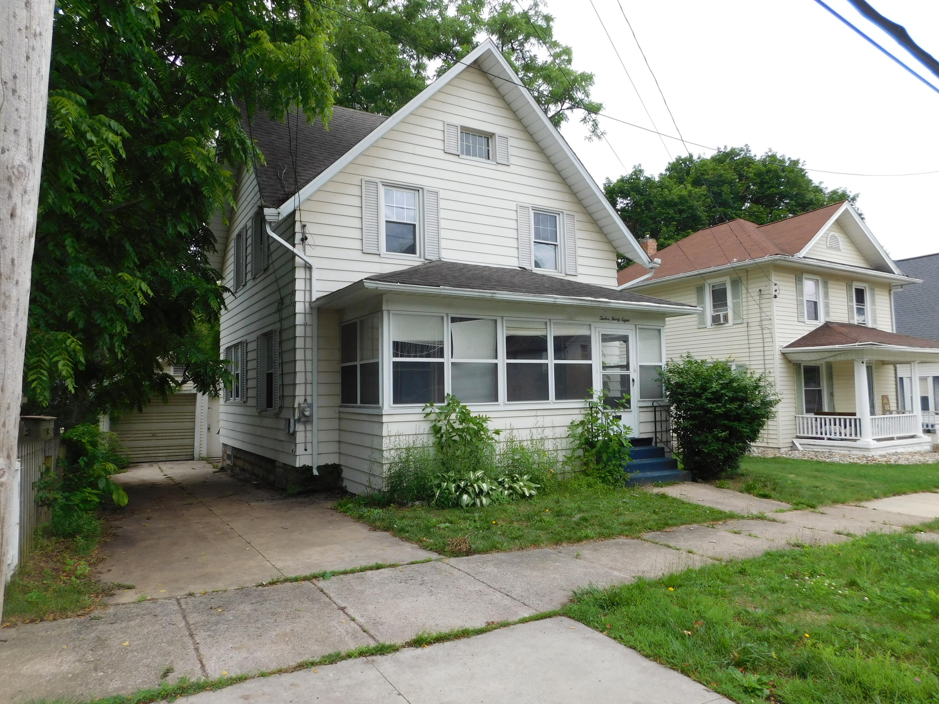1238 3rd Street Property Photo 2