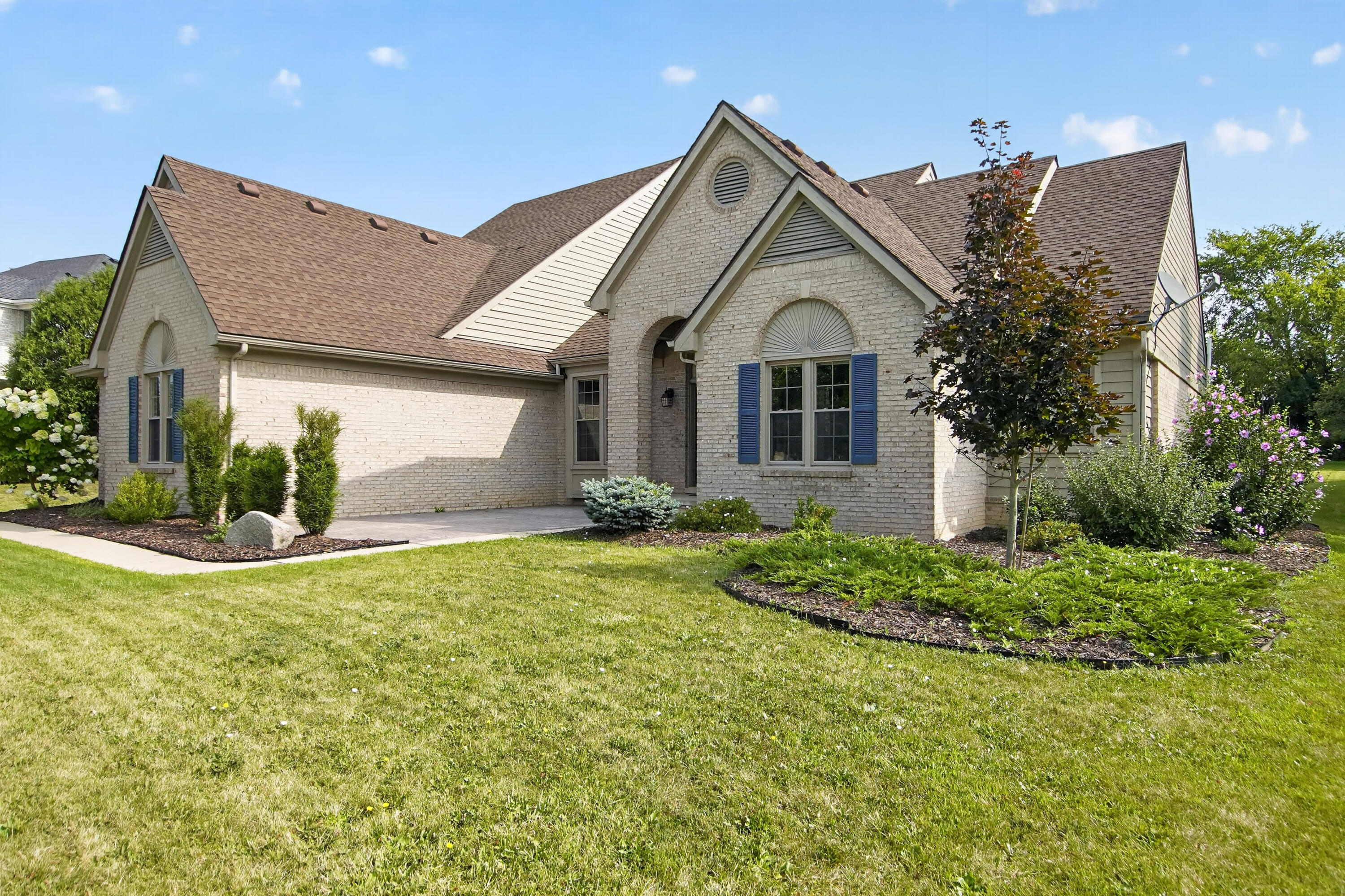 6961 Suncrest Drive Property Photo 4