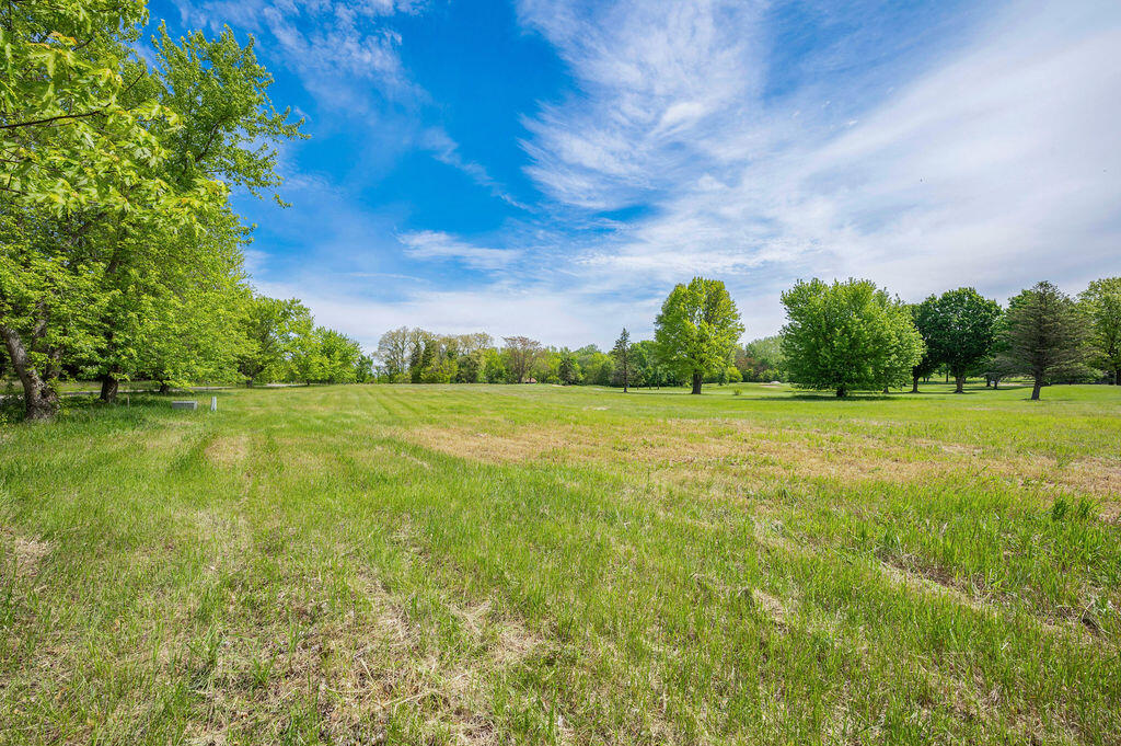 Peachtree Lane Property Photo 8